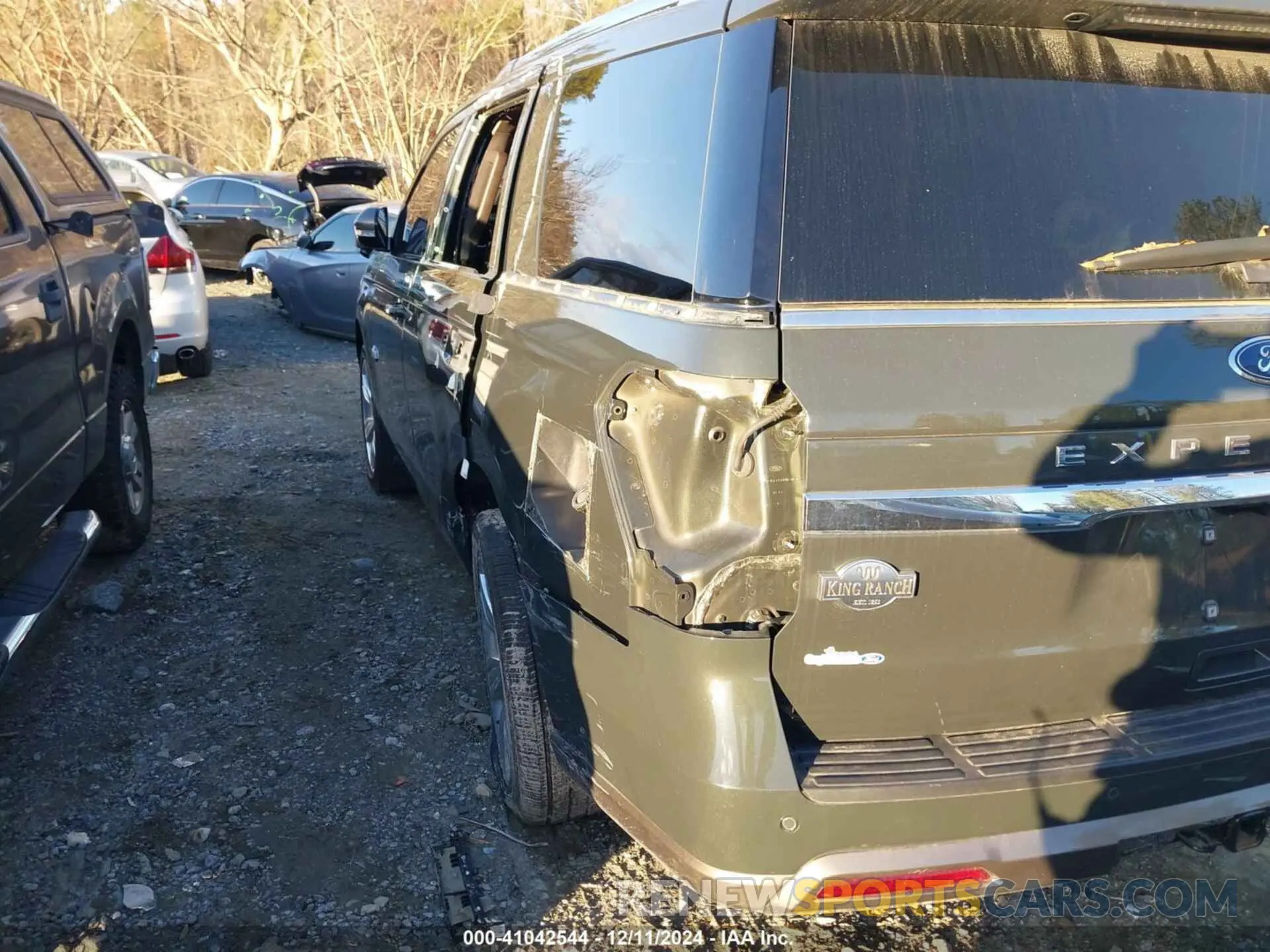 6 Photograph of a damaged car 1FMJU1N86PEA24308 FORD EXPEDITION 2023