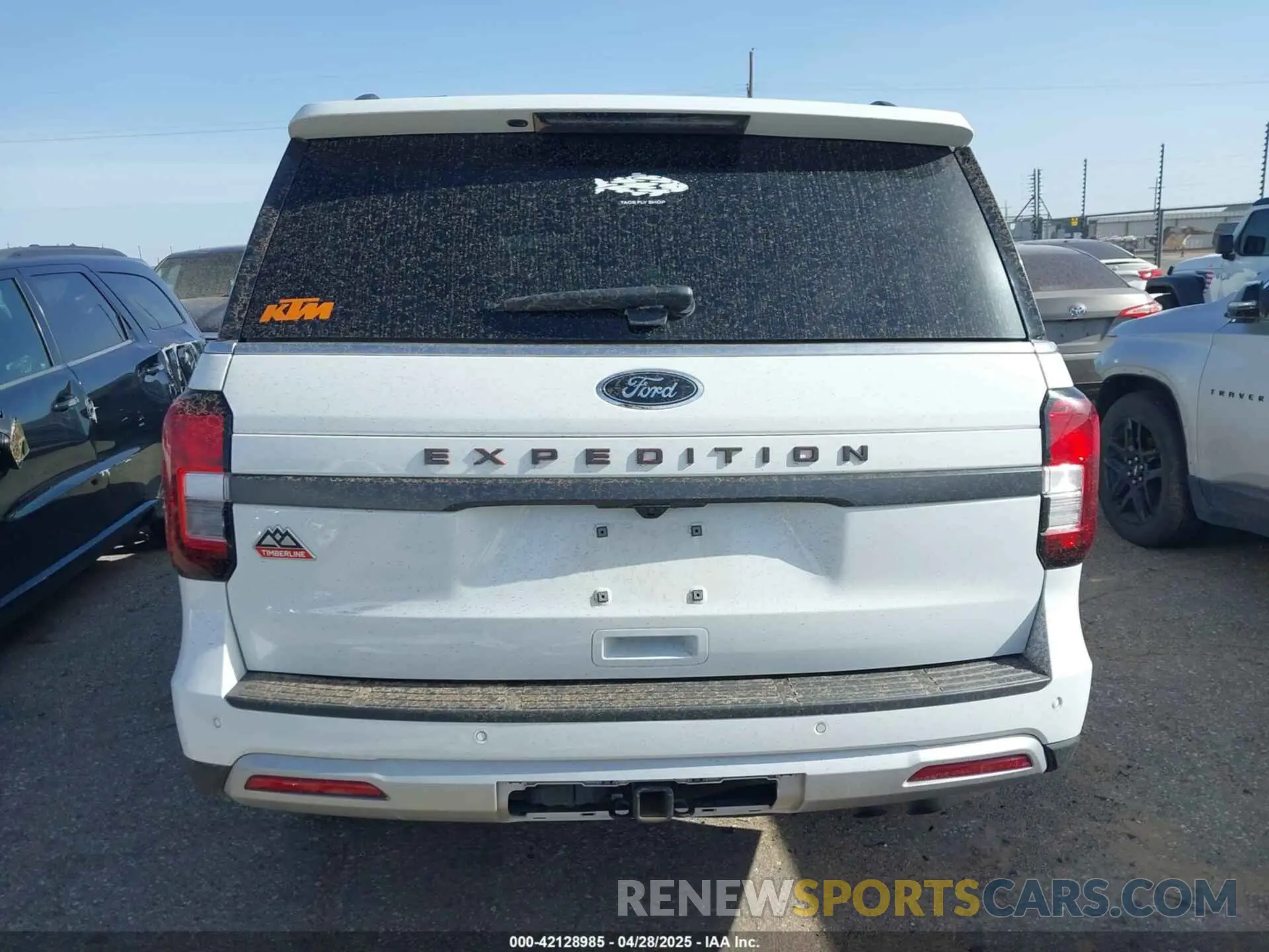 17 Photograph of a damaged car 1FMJU1RG7PEA18082 FORD EXPEDITION 2023