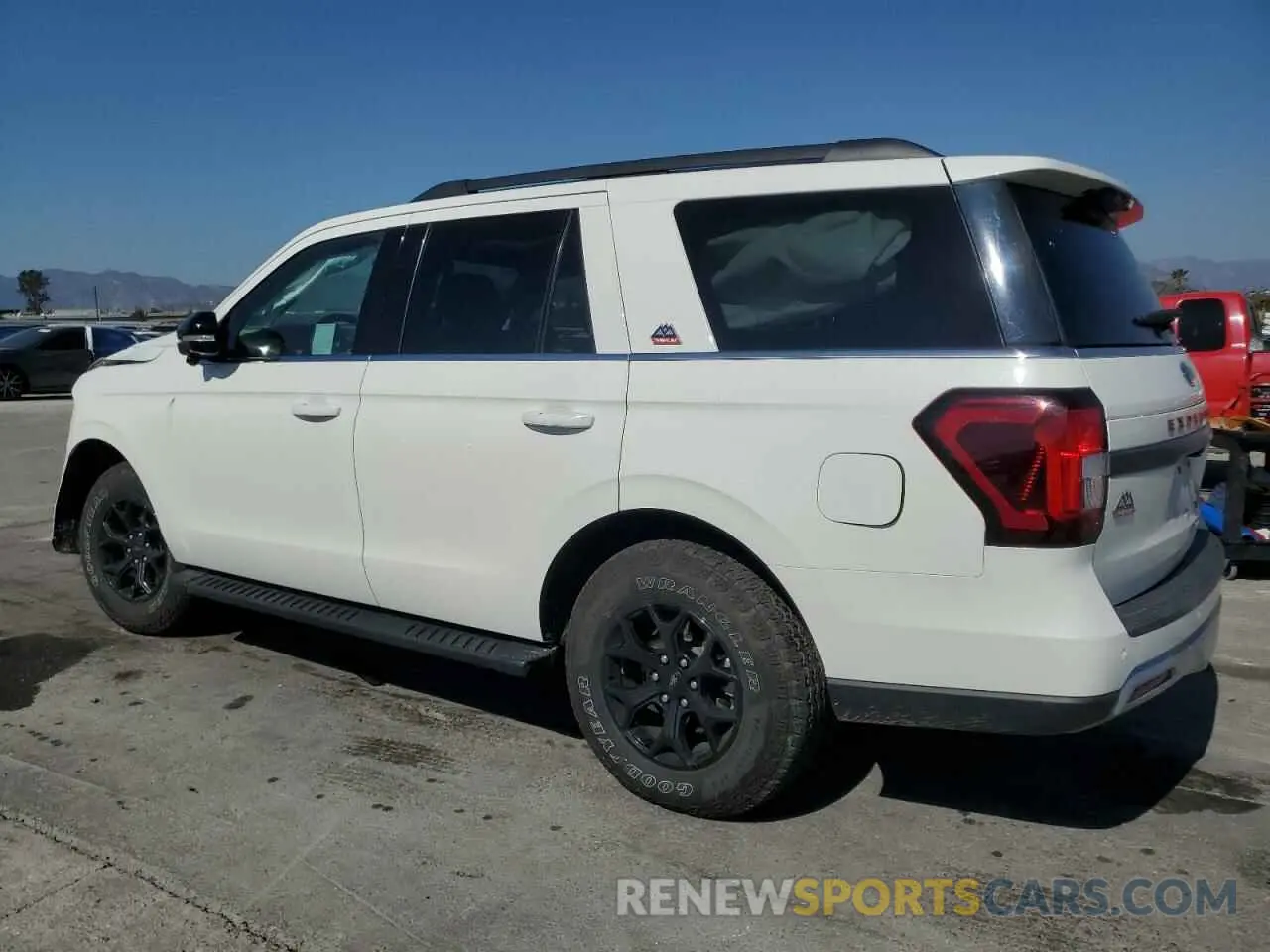 2 Photograph of a damaged car 1FMJU1RGXPEA34504 FORD EXPEDITION 2023