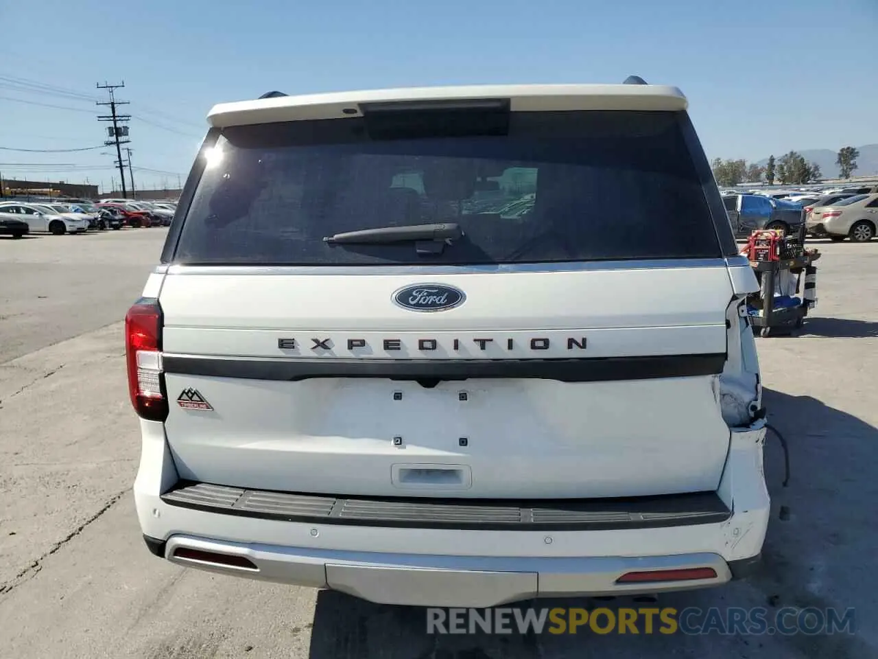 6 Photograph of a damaged car 1FMJU1RGXPEA34504 FORD EXPEDITION 2023