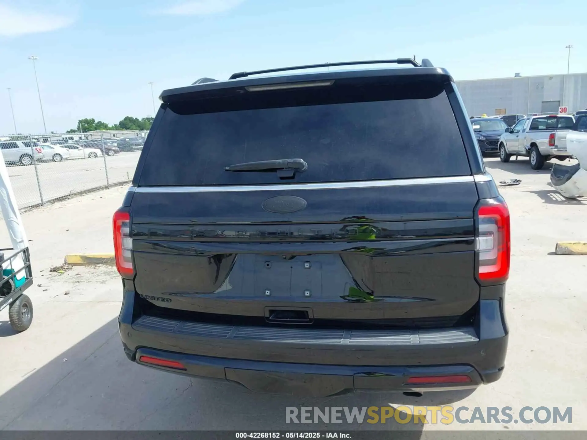 16 Photograph of a damaged car 1FMJU2A81PEA34207 FORD EXPEDITION 2023