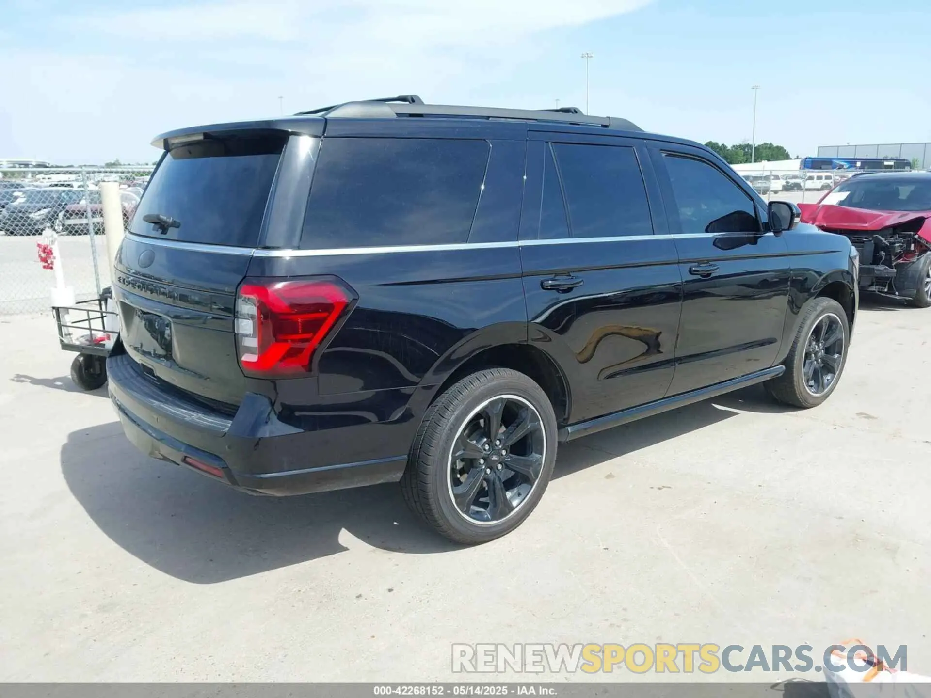 4 Photograph of a damaged car 1FMJU2A81PEA34207 FORD EXPEDITION 2023