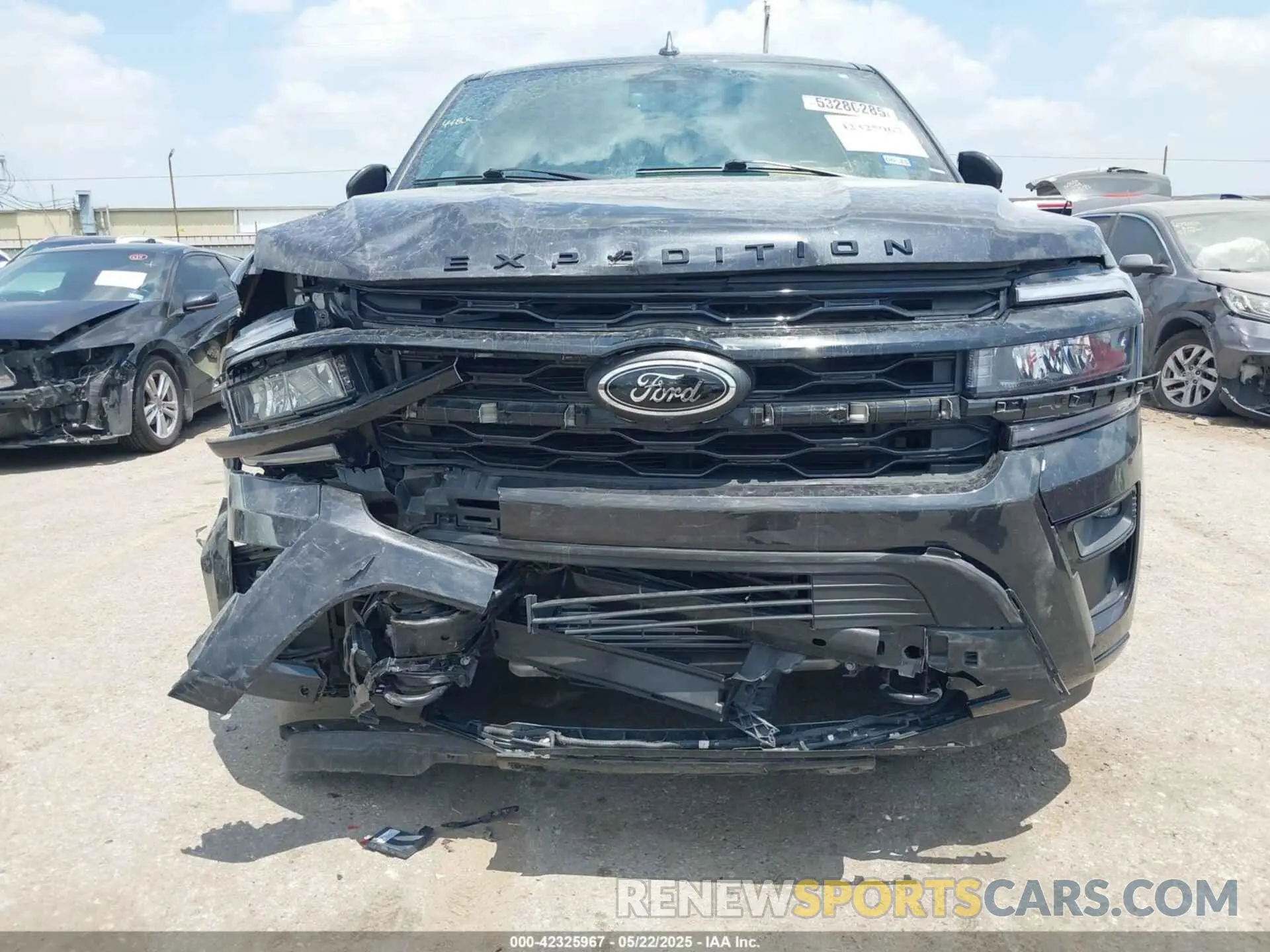 12 Photograph of a damaged car 1FMJU2A81PEA53839 FORD EXPEDITION 2023