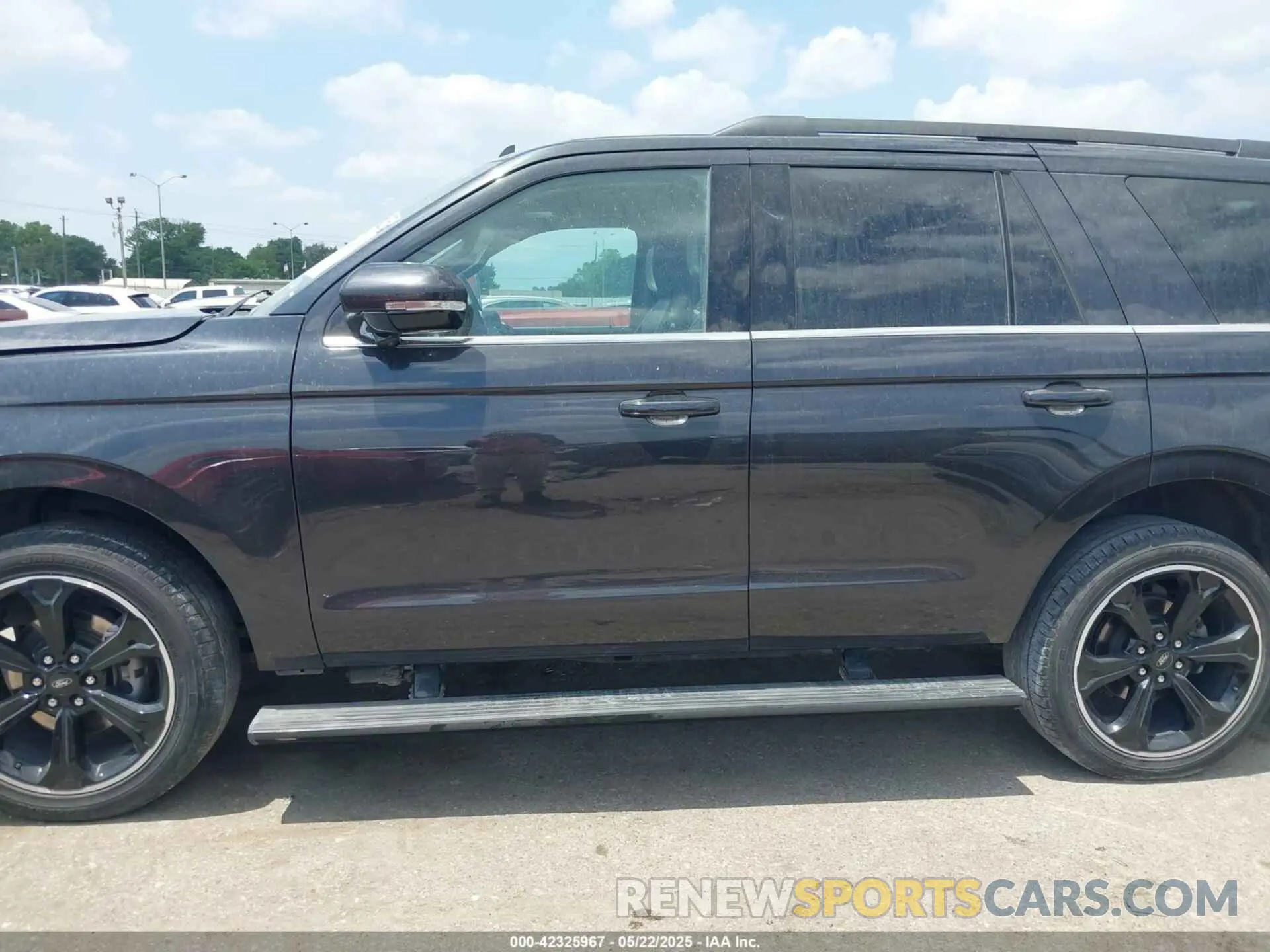 14 Photograph of a damaged car 1FMJU2A81PEA53839 FORD EXPEDITION 2023