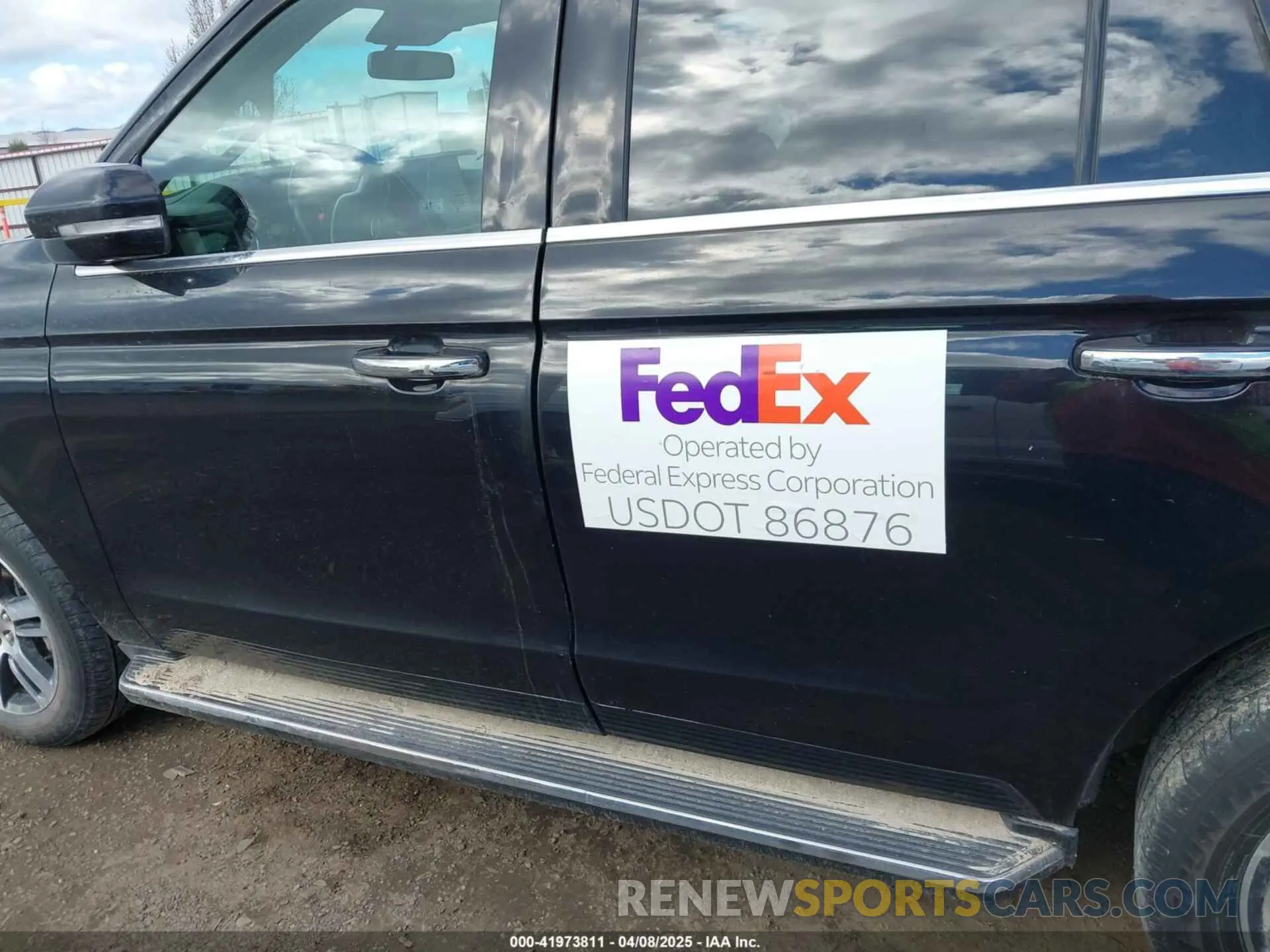 15 Photograph of a damaged car 1FMJU2A85PEA53262 FORD EXPEDITION 2023