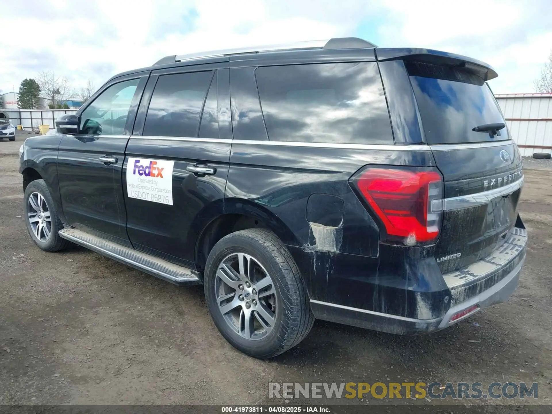 3 Photograph of a damaged car 1FMJU2A85PEA53262 FORD EXPEDITION 2023