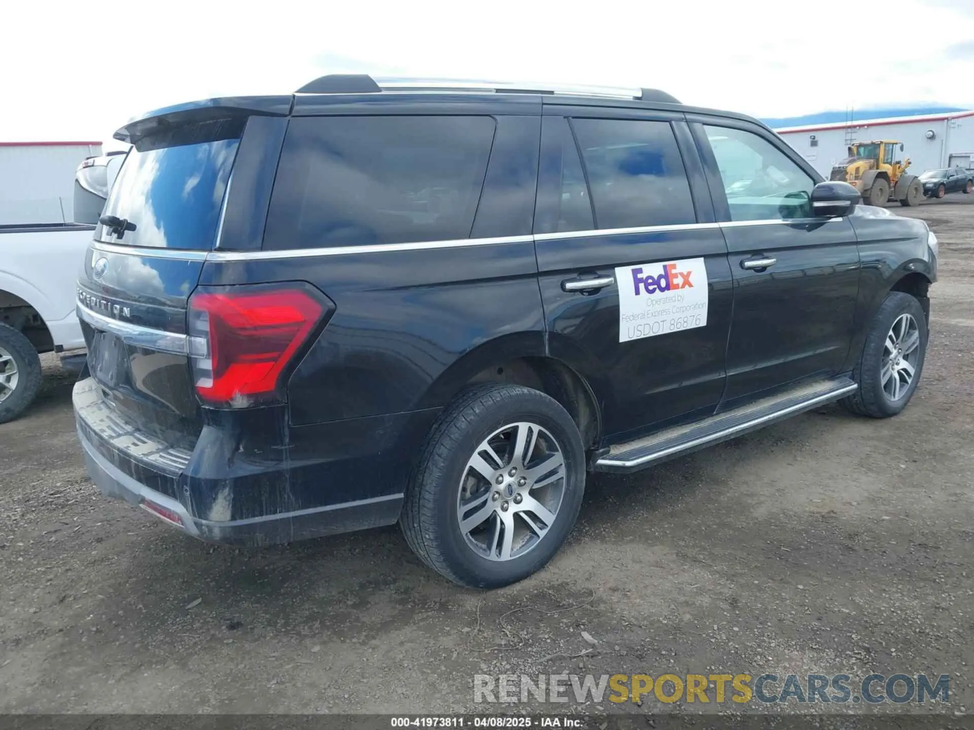 4 Photograph of a damaged car 1FMJU2A85PEA53262 FORD EXPEDITION 2023