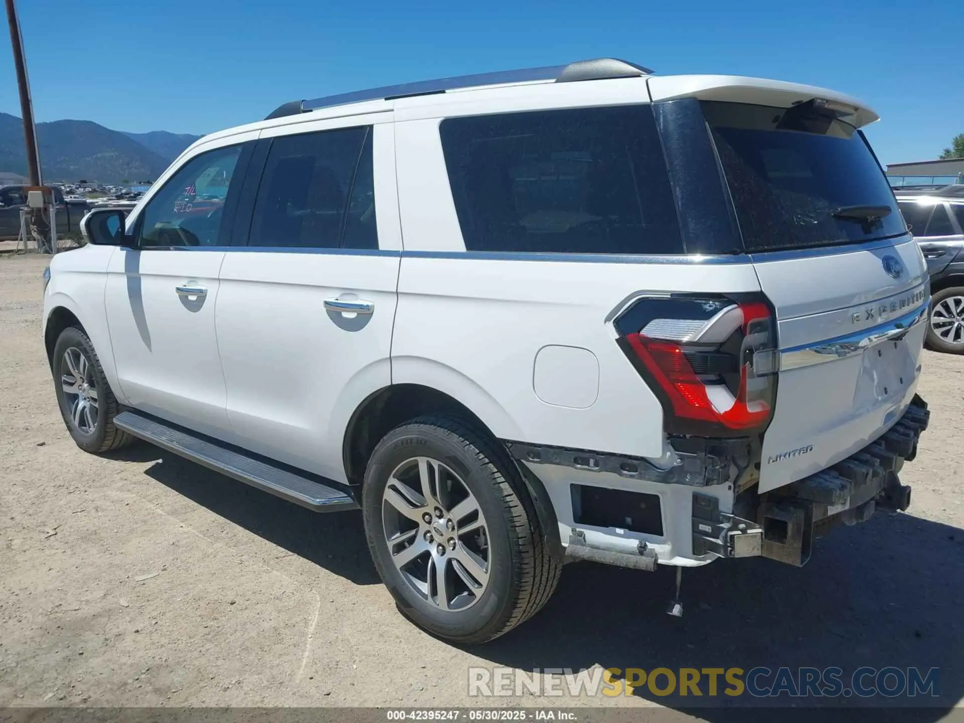 3 Photograph of a damaged car 1FMJU2A86PEA15796 FORD EXPEDITION 2023
