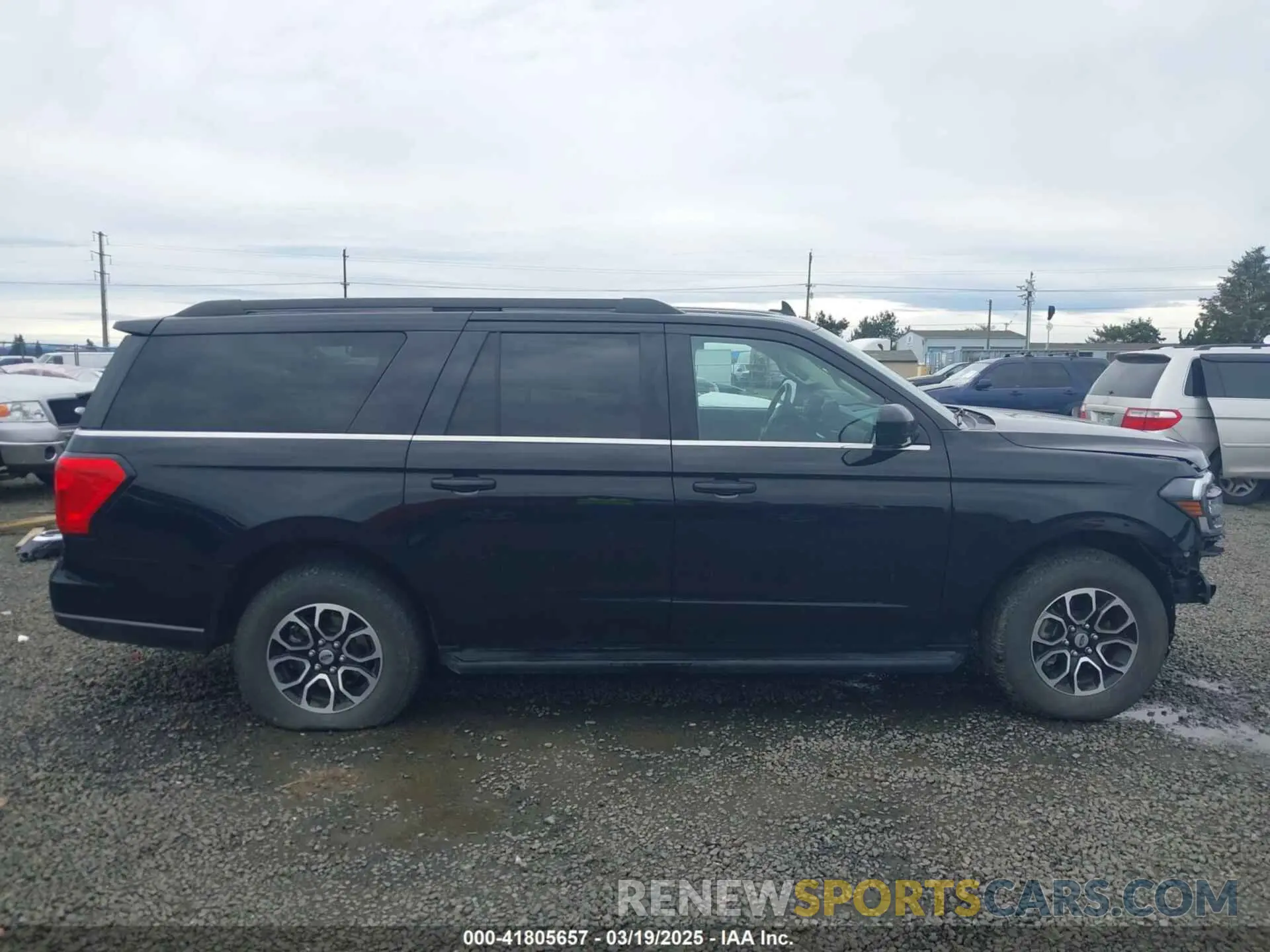 14 Photograph of a damaged car 1FMJK1H81REA40954 FORD EXPEDITION 2024