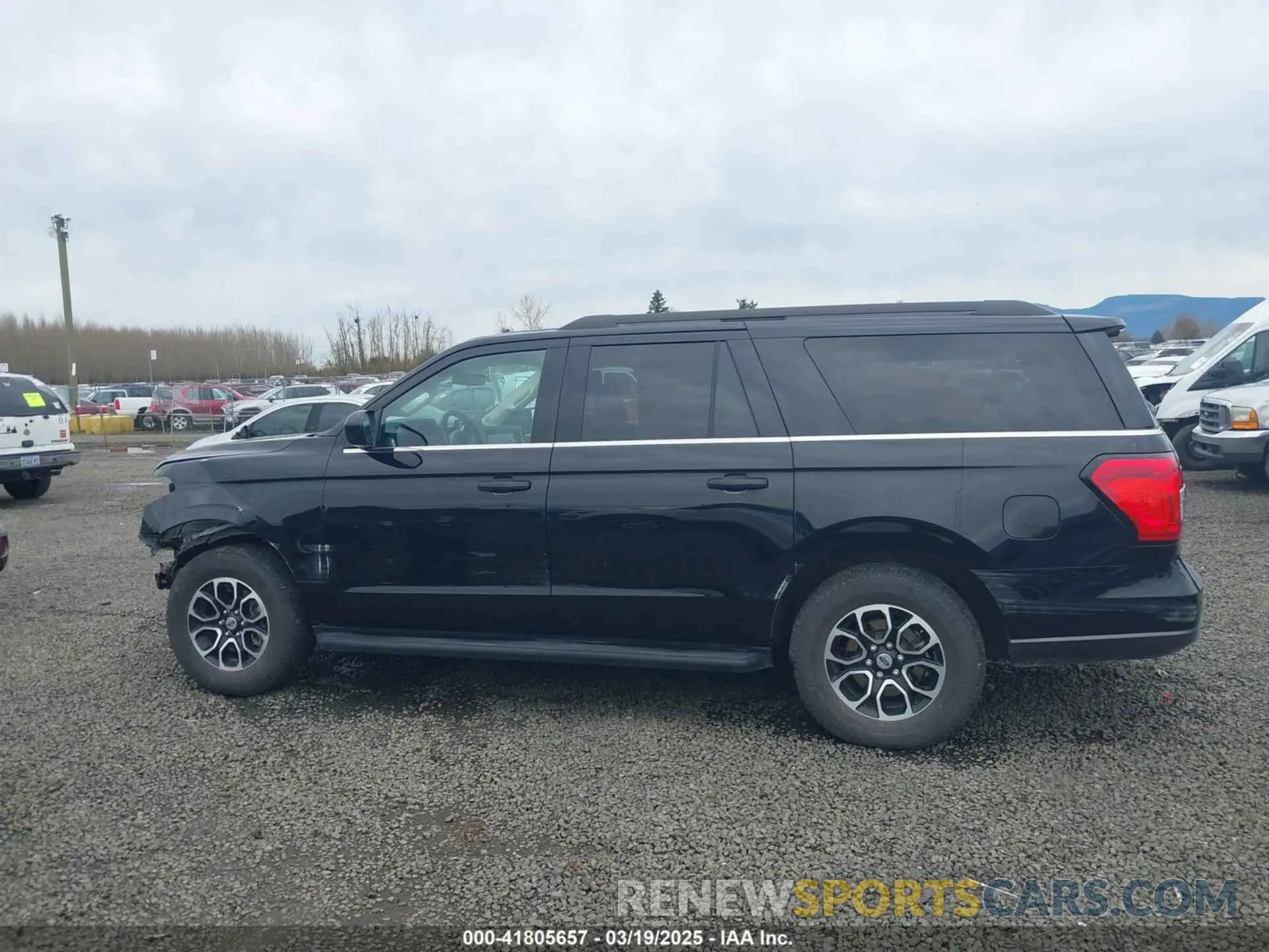 15 Photograph of a damaged car 1FMJK1H81REA40954 FORD EXPEDITION 2024