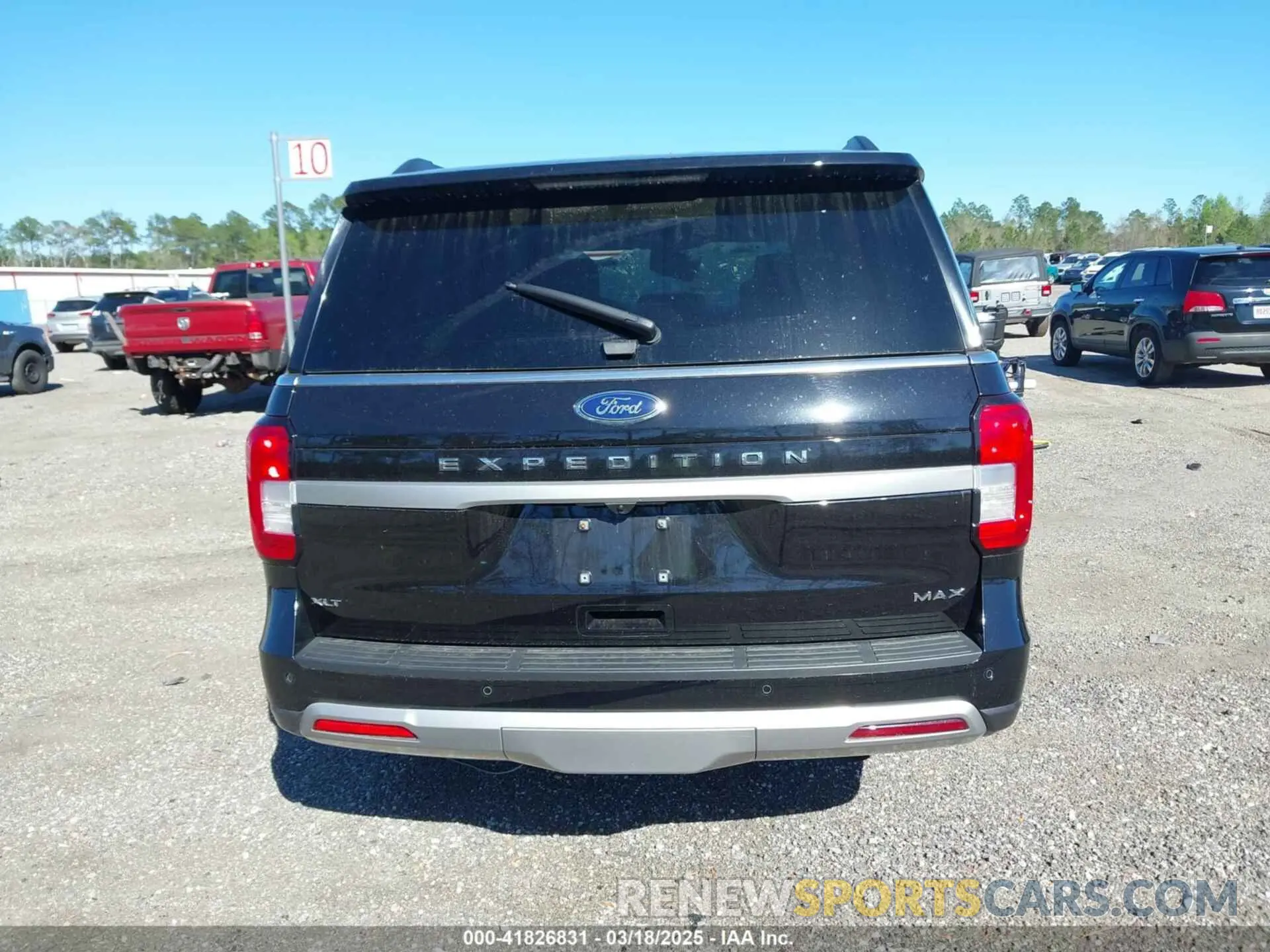 16 Photograph of a damaged car 1FMJK1H83REA27722 FORD EXPEDITION 2024