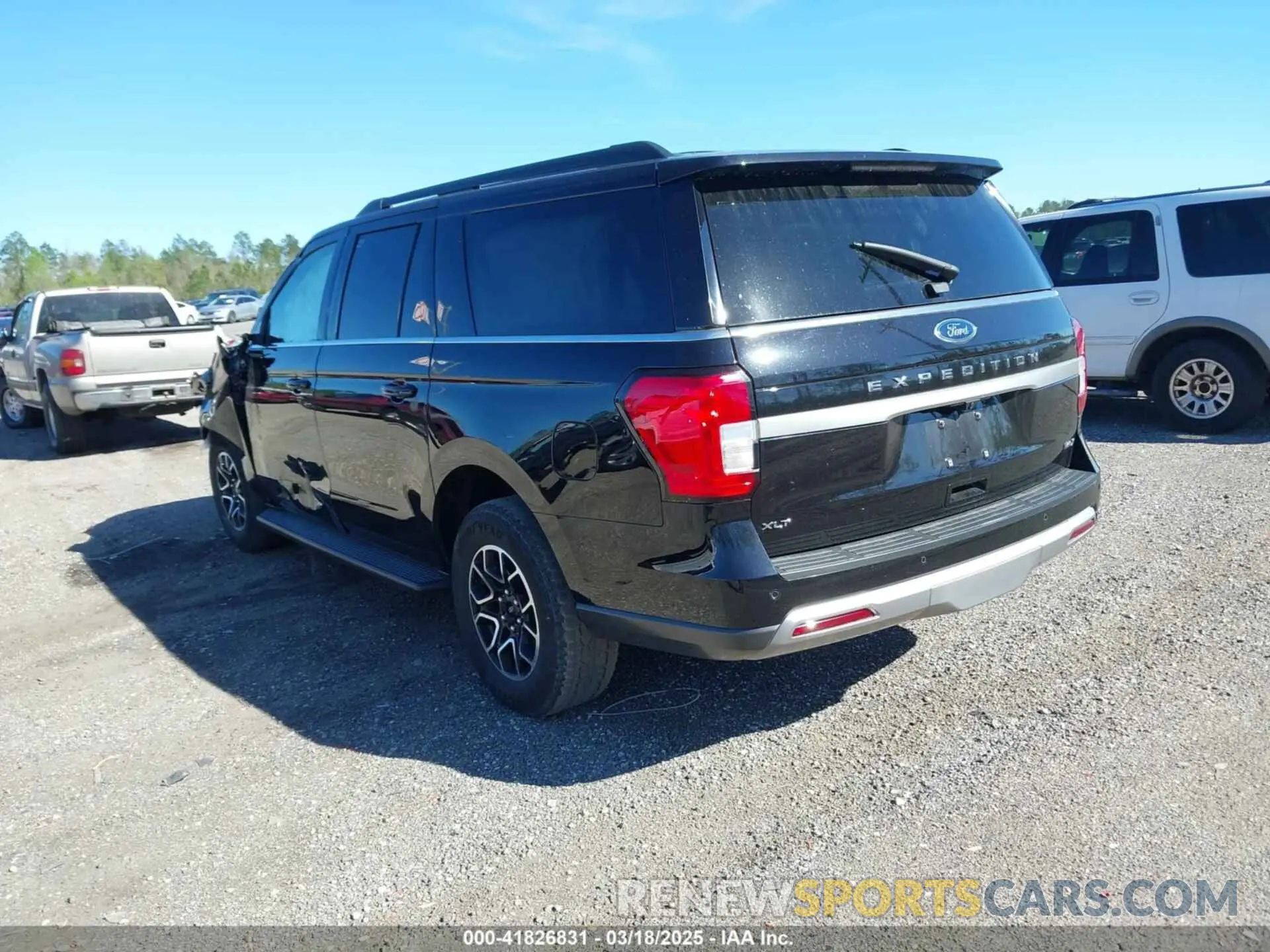 3 Photograph of a damaged car 1FMJK1H83REA27722 FORD EXPEDITION 2024