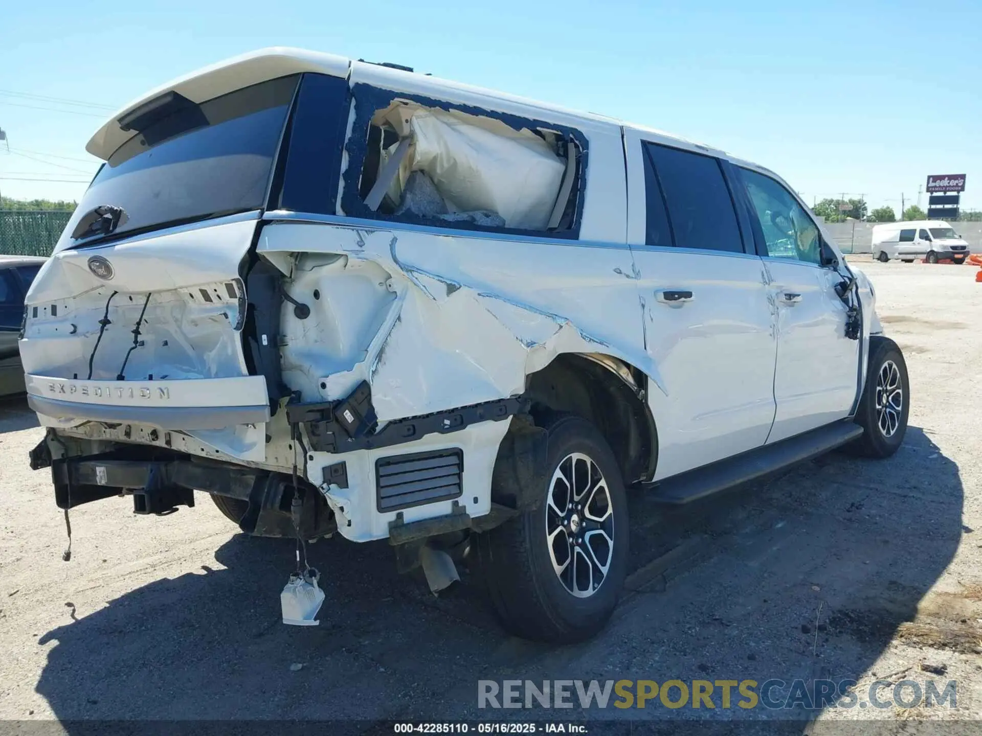 4 Photograph of a damaged car 1FMJK1H83REA29230 FORD EXPEDITION 2024