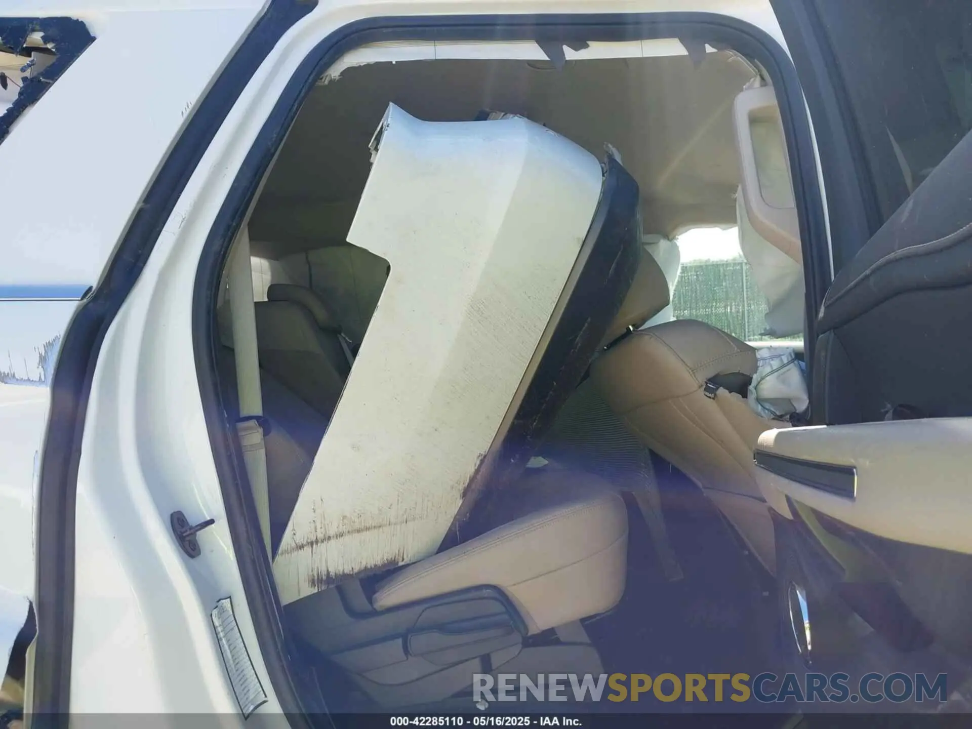 8 Photograph of a damaged car 1FMJK1H83REA29230 FORD EXPEDITION 2024
