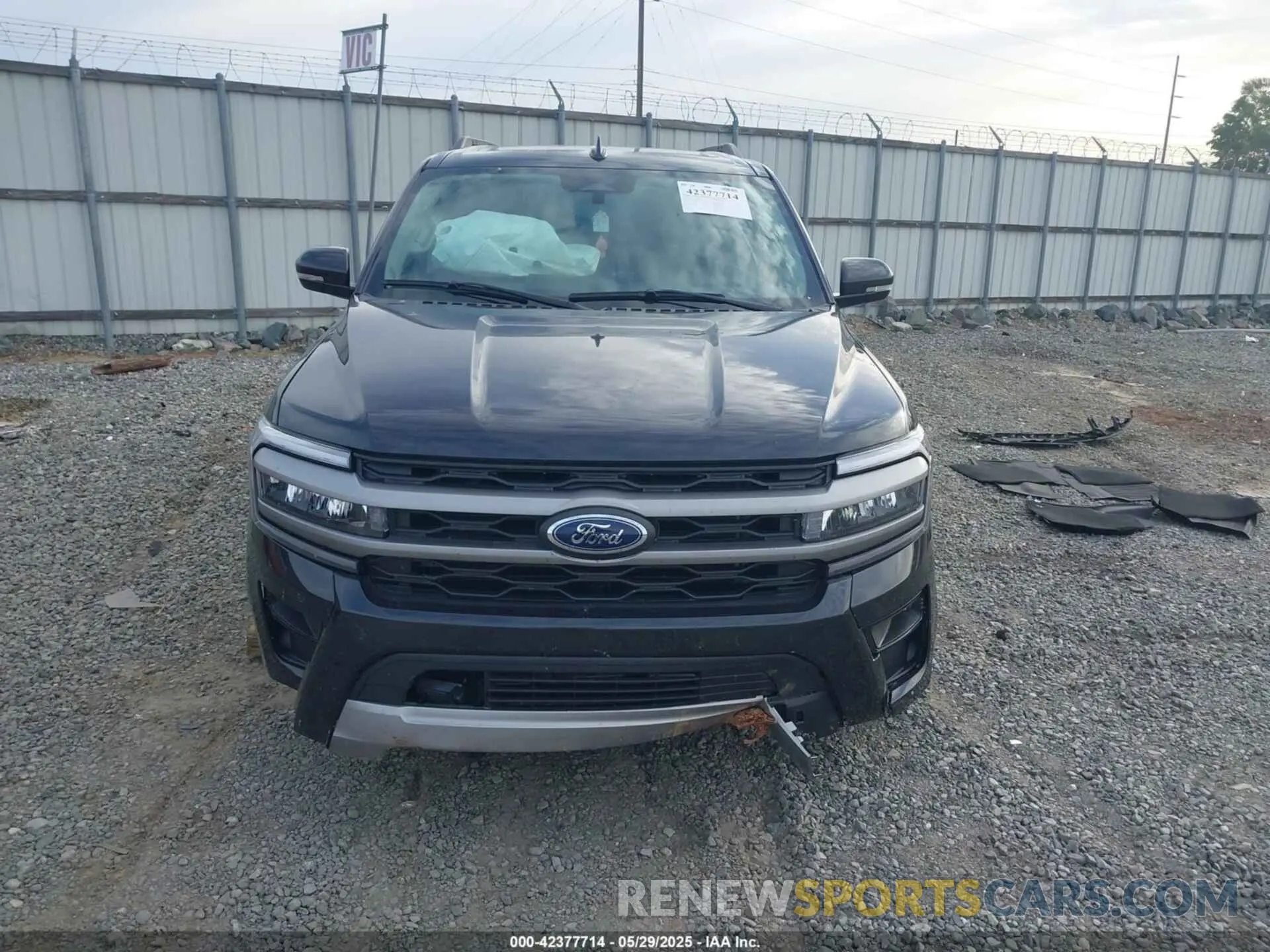 12 Photograph of a damaged car 1FMJK1H83REA85832 FORD EXPEDITION 2024