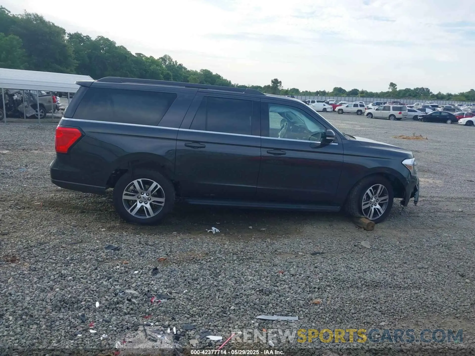 13 Photograph of a damaged car 1FMJK1H83REA85832 FORD EXPEDITION 2024