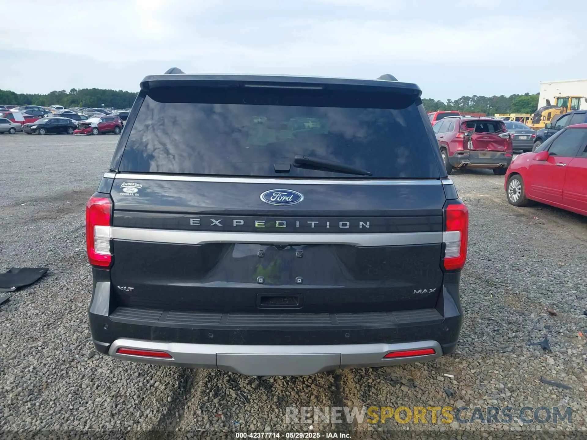 16 Photograph of a damaged car 1FMJK1H83REA85832 FORD EXPEDITION 2024