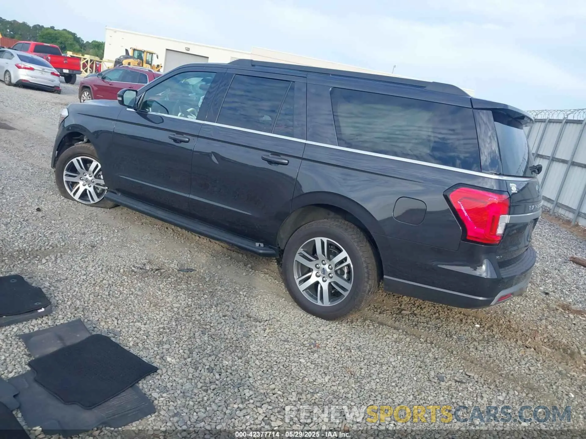3 Photograph of a damaged car 1FMJK1H83REA85832 FORD EXPEDITION 2024
