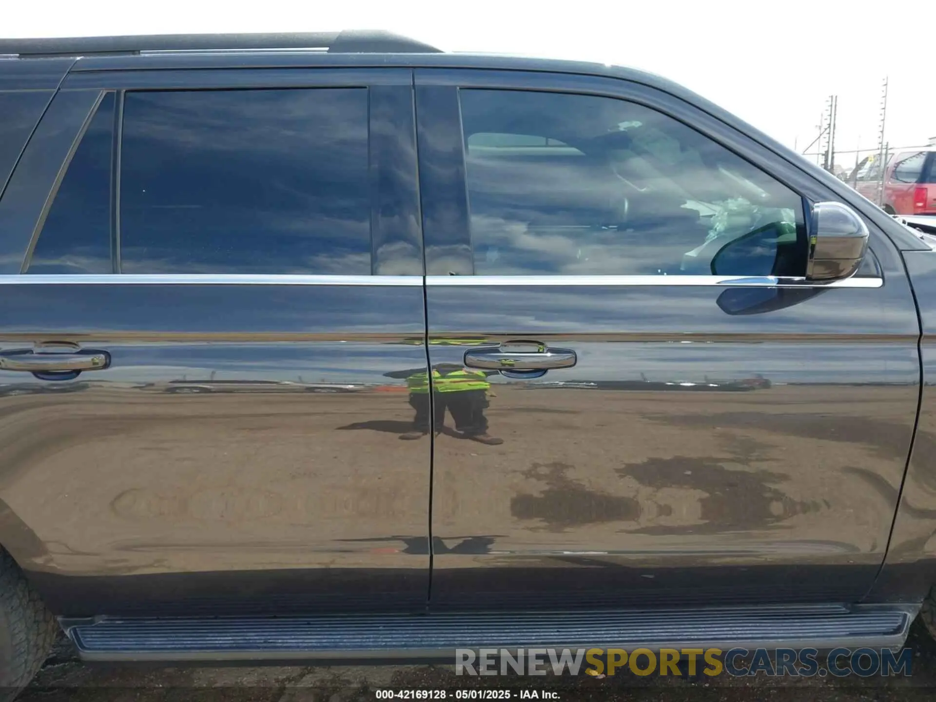 14 Photograph of a damaged car 1FMJK1H87REA37010 FORD EXPEDITION 2024