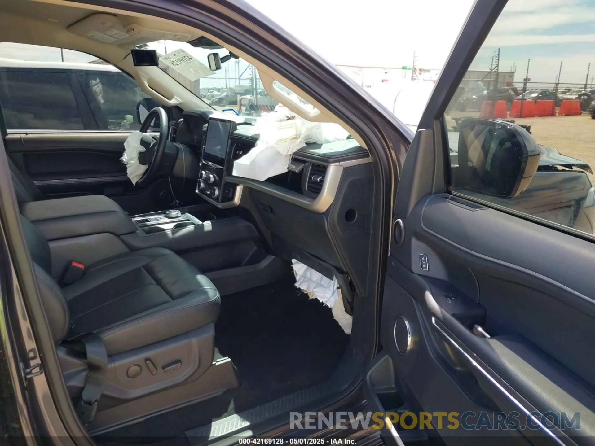 5 Photograph of a damaged car 1FMJK1H87REA37010 FORD EXPEDITION 2024
