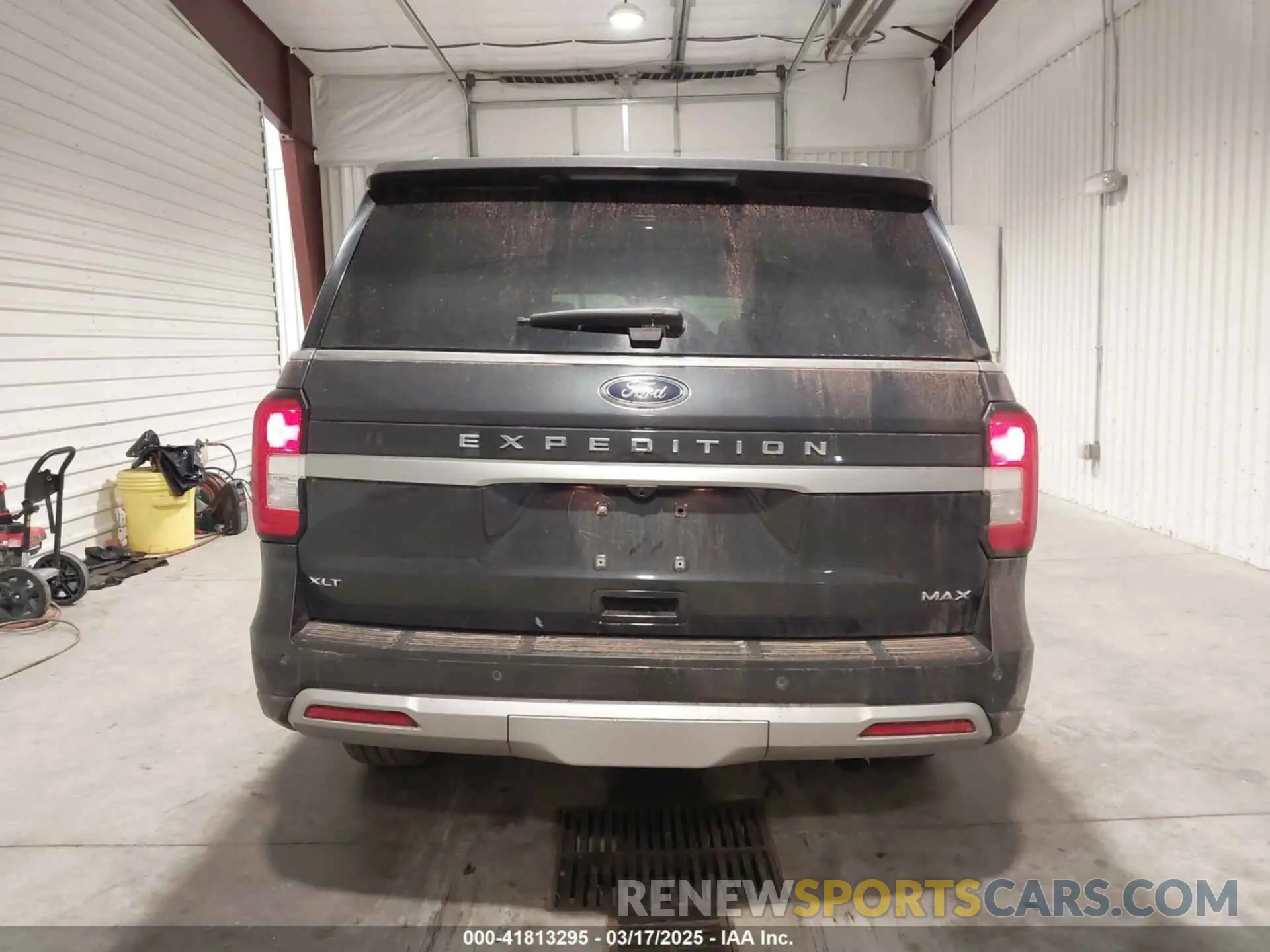 16 Photograph of a damaged car 1FMJK1H89REA50194 FORD EXPEDITION 2024
