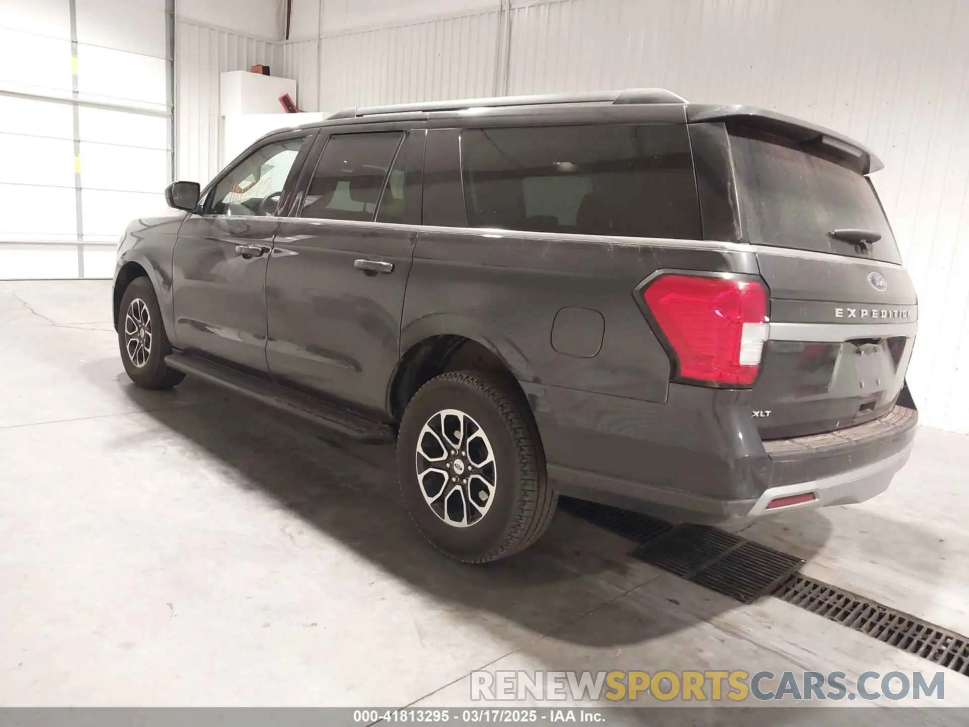 3 Photograph of a damaged car 1FMJK1H89REA50194 FORD EXPEDITION 2024