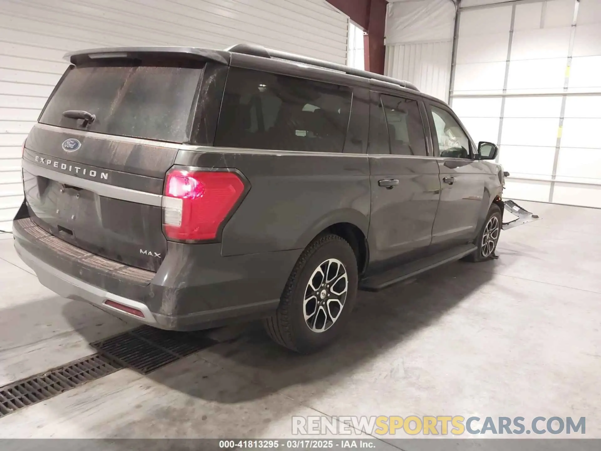 4 Photograph of a damaged car 1FMJK1H89REA50194 FORD EXPEDITION 2024