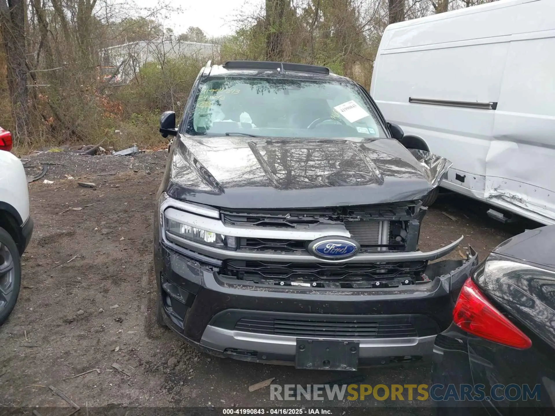 12 Photograph of a damaged car 1FMJK1J80REA81778 FORD EXPEDITION 2024