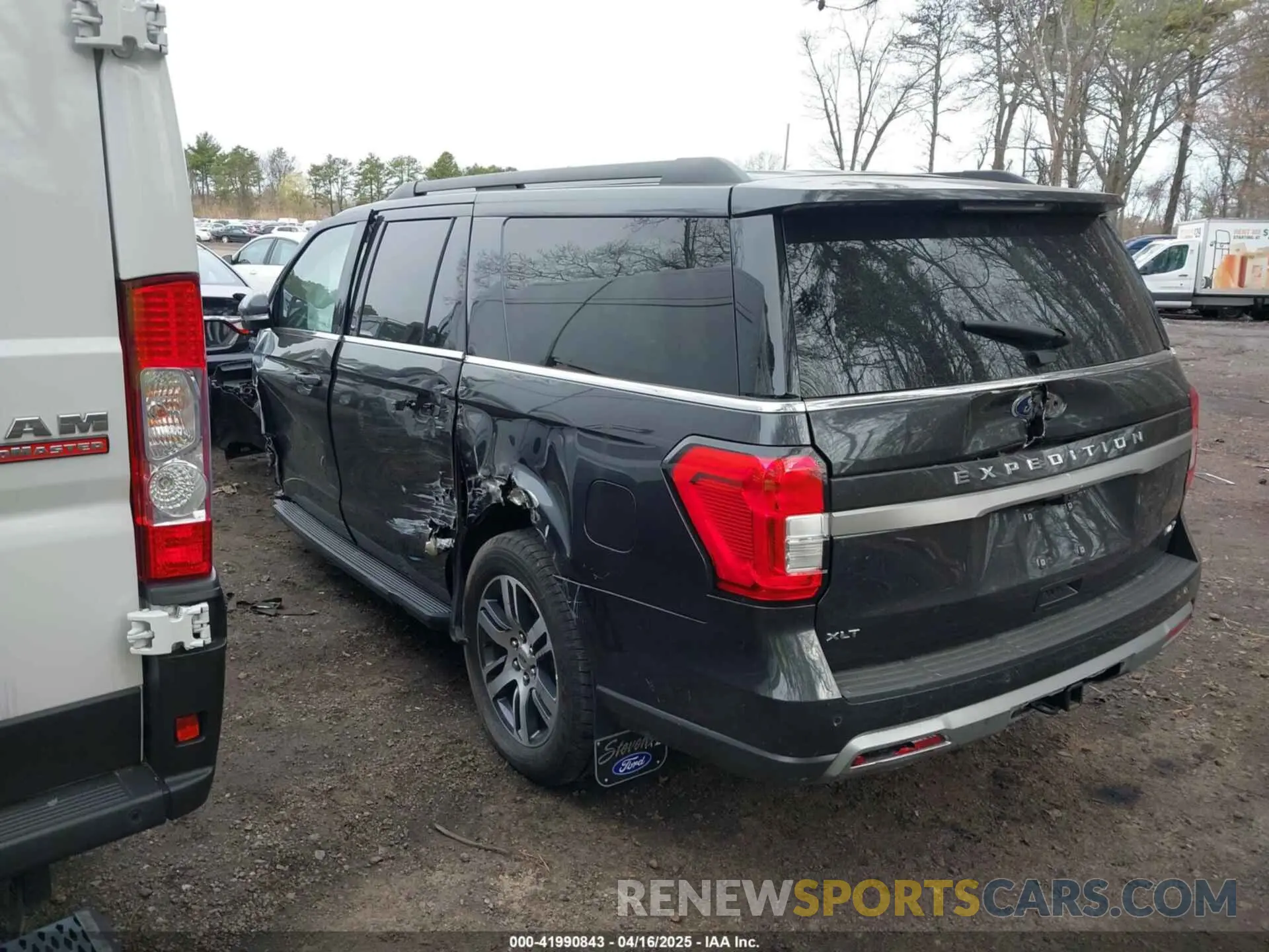 3 Photograph of a damaged car 1FMJK1J80REA81778 FORD EXPEDITION 2024