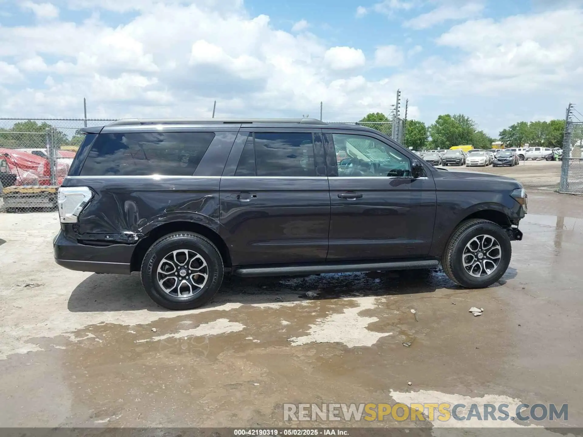 13 Photograph of a damaged car 1FMJK1J83REA31036 FORD EXPEDITION 2024