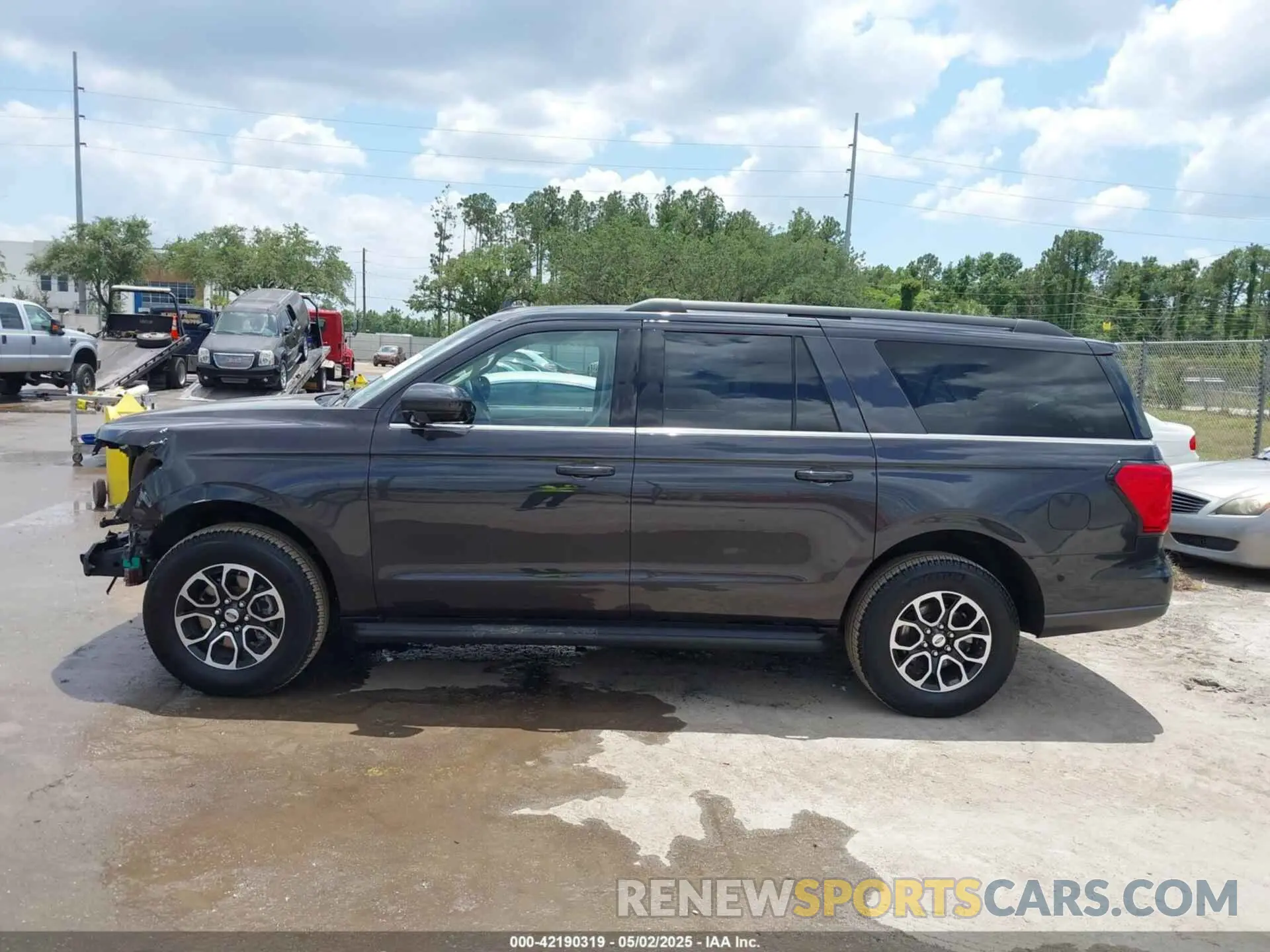 14 Photograph of a damaged car 1FMJK1J83REA31036 FORD EXPEDITION 2024