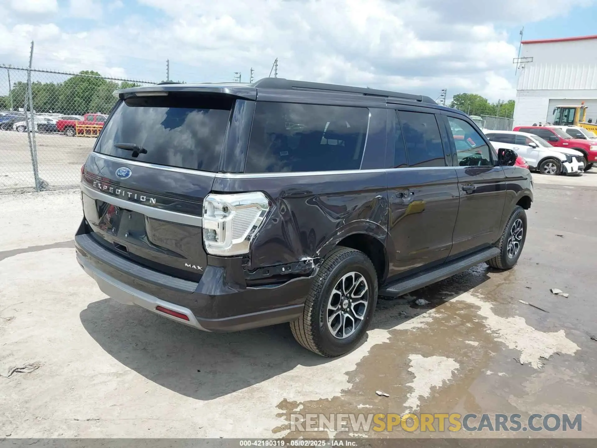 4 Photograph of a damaged car 1FMJK1J83REA31036 FORD EXPEDITION 2024