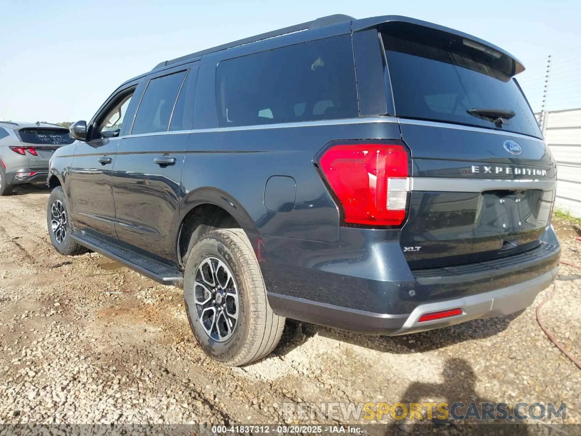 3 Photograph of a damaged car 1FMJK1J84REA22720 FORD EXPEDITION 2024