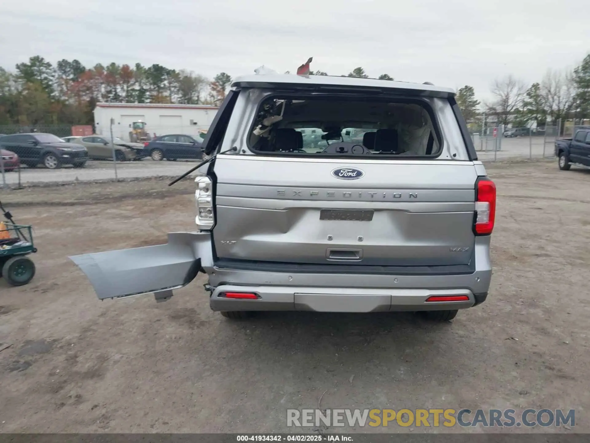 16 Photograph of a damaged car 1FMJK1J84REA24967 FORD EXPEDITION 2024