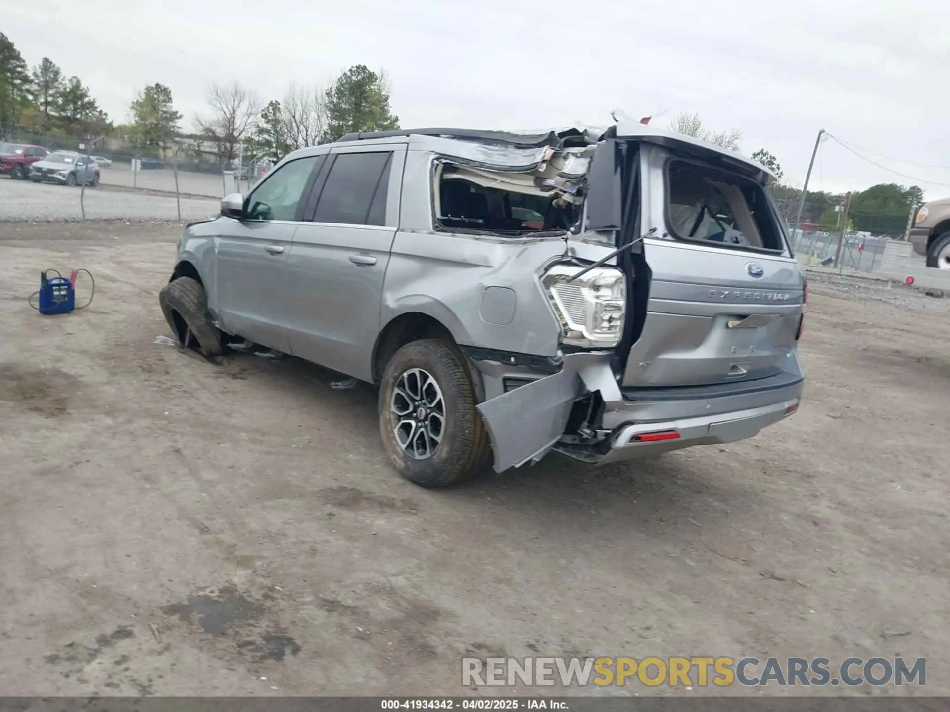 3 Photograph of a damaged car 1FMJK1J84REA24967 FORD EXPEDITION 2024
