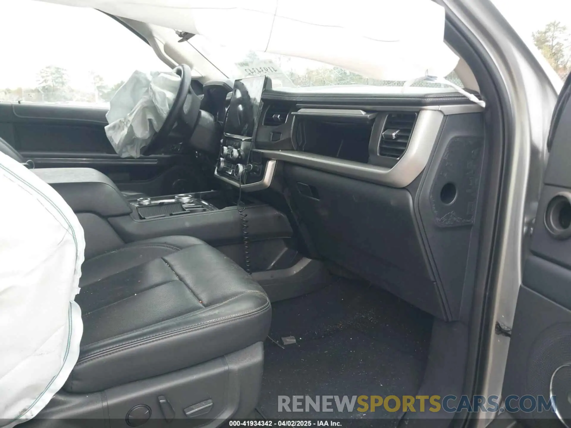 5 Photograph of a damaged car 1FMJK1J84REA24967 FORD EXPEDITION 2024
