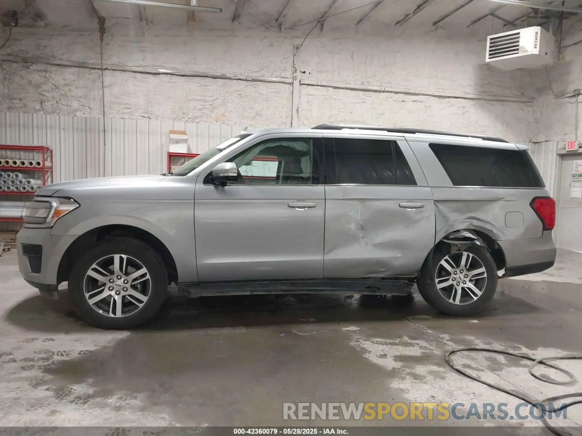 14 Photograph of a damaged car 1FMJK1J84REA96686 FORD EXPEDITION 2024
