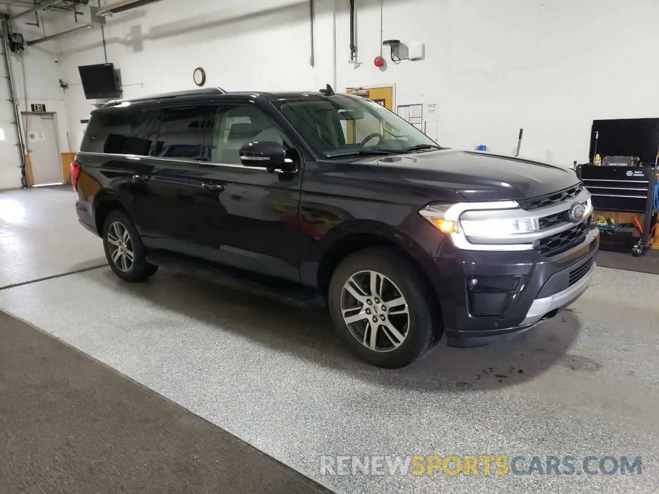 4 Photograph of a damaged car 1FMJK1J86REA81784 FORD EXPEDITION 2024