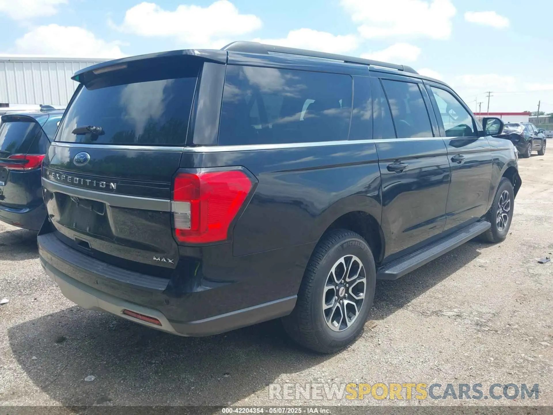 4 Photograph of a damaged car 1FMJK1J8XREA24875 FORD EXPEDITION 2024