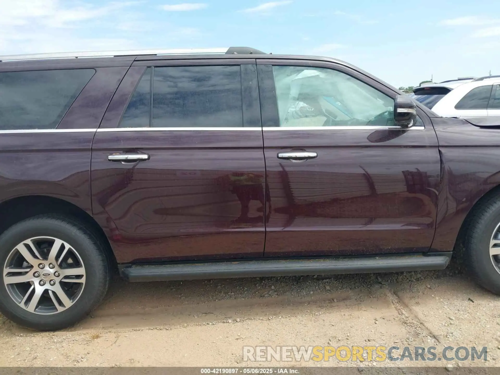 13 Photograph of a damaged car 1FMJK1K80REA42655 FORD EXPEDITION 2024