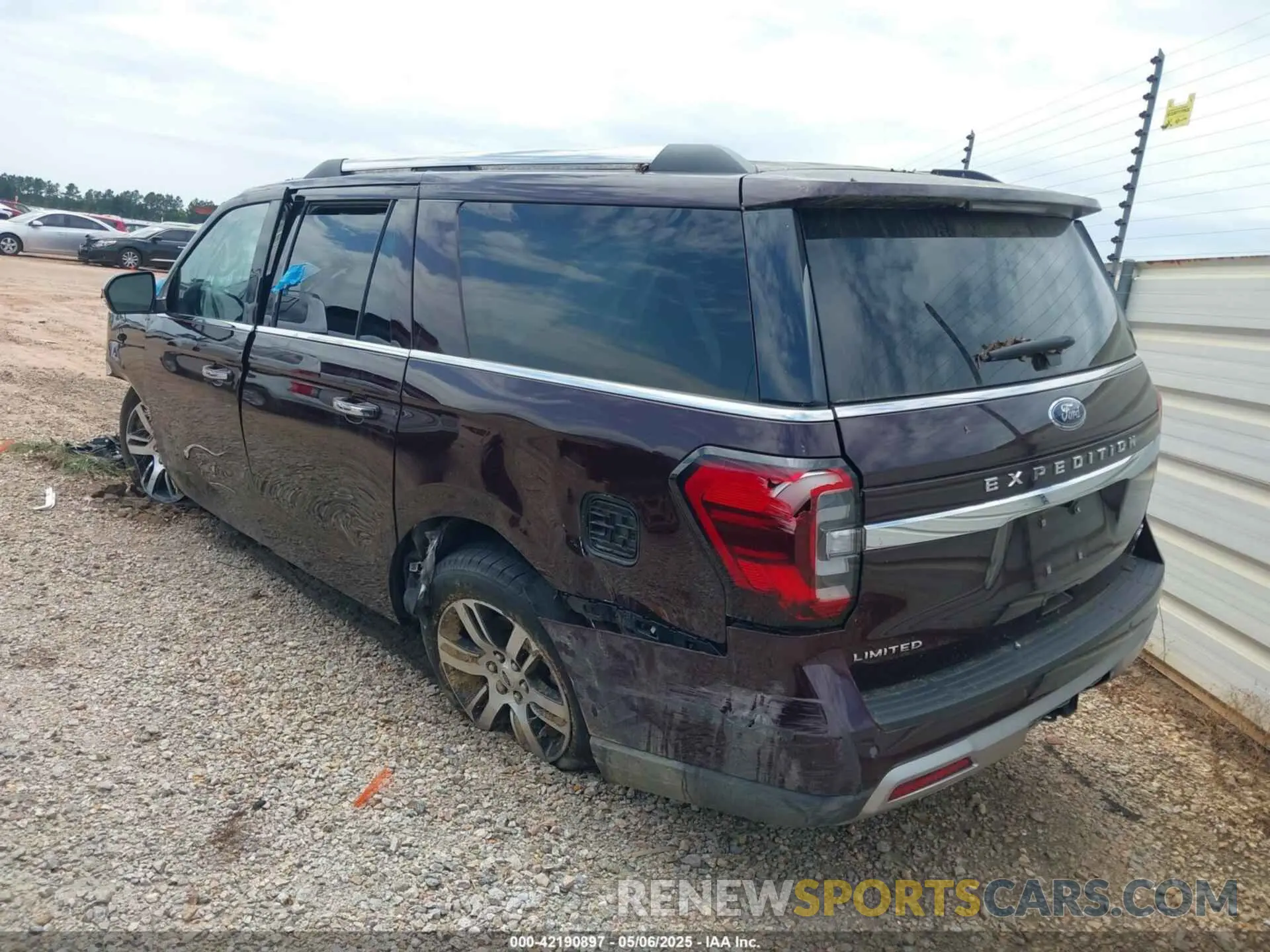 3 Photograph of a damaged car 1FMJK1K80REA42655 FORD EXPEDITION 2024