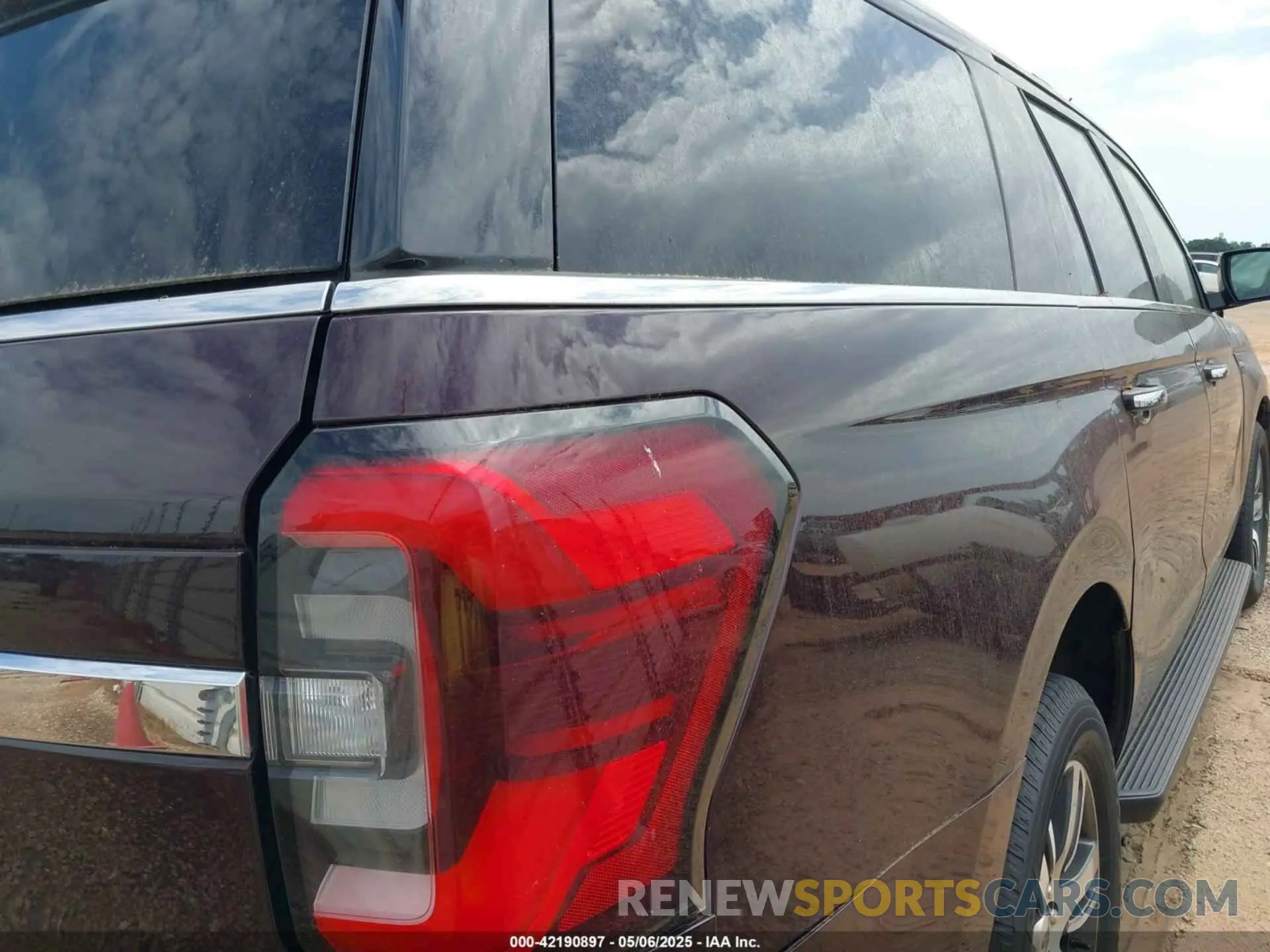 4 Photograph of a damaged car 1FMJK1K80REA42655 FORD EXPEDITION 2024