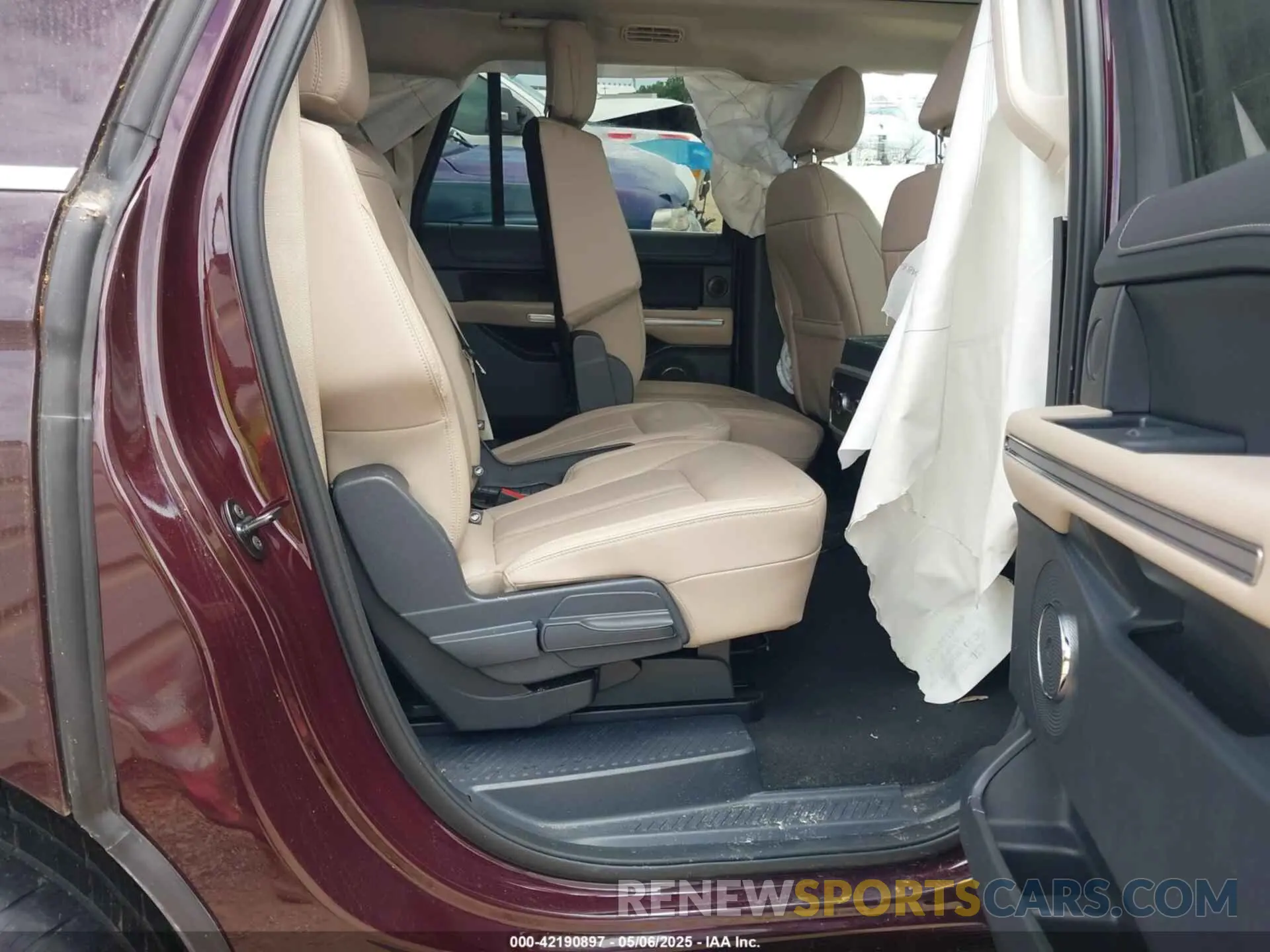 8 Photograph of a damaged car 1FMJK1K80REA42655 FORD EXPEDITION 2024