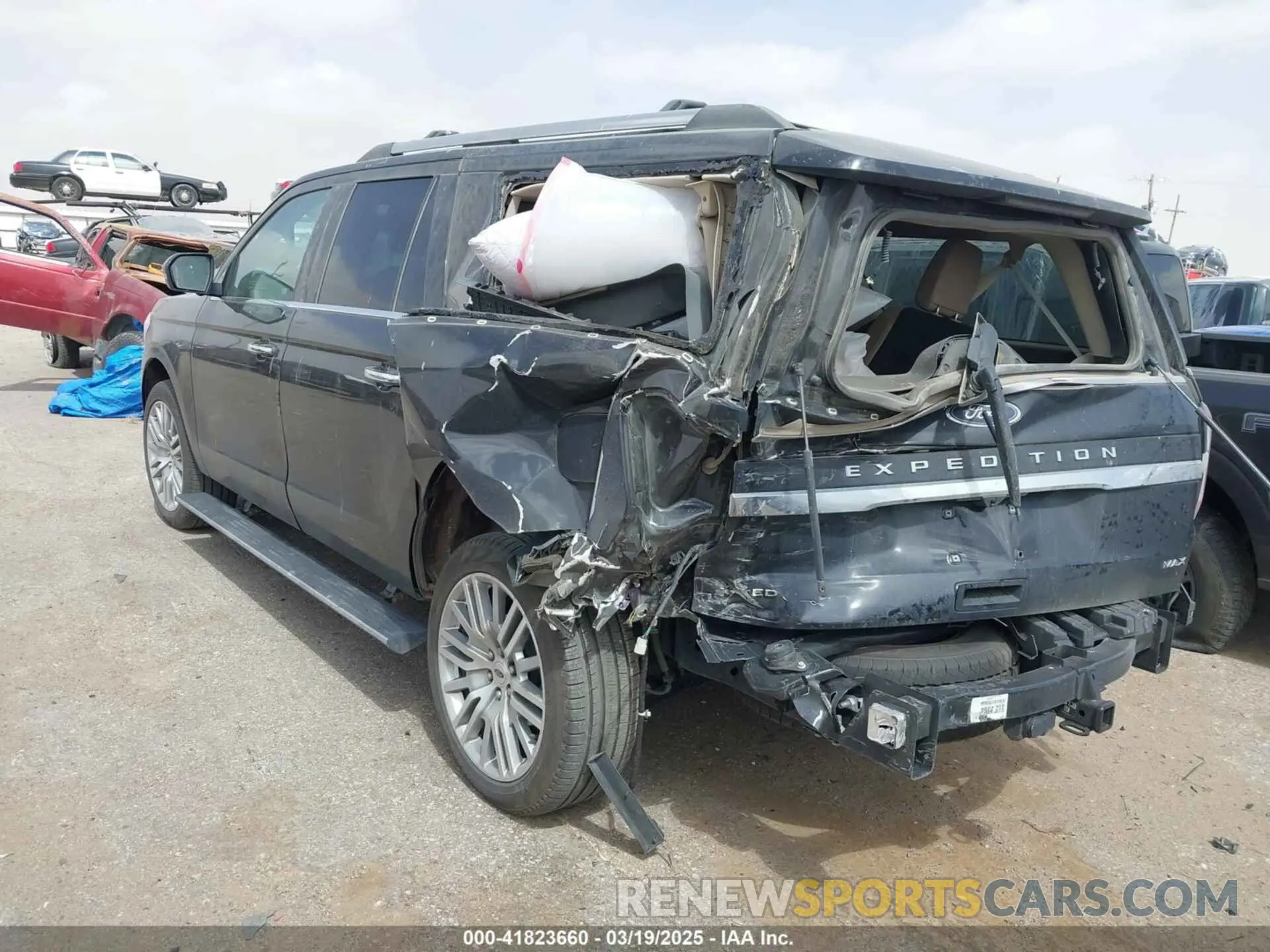 3 Photograph of a damaged car 1FMJK1K80REB13840 FORD EXPEDITION 2024