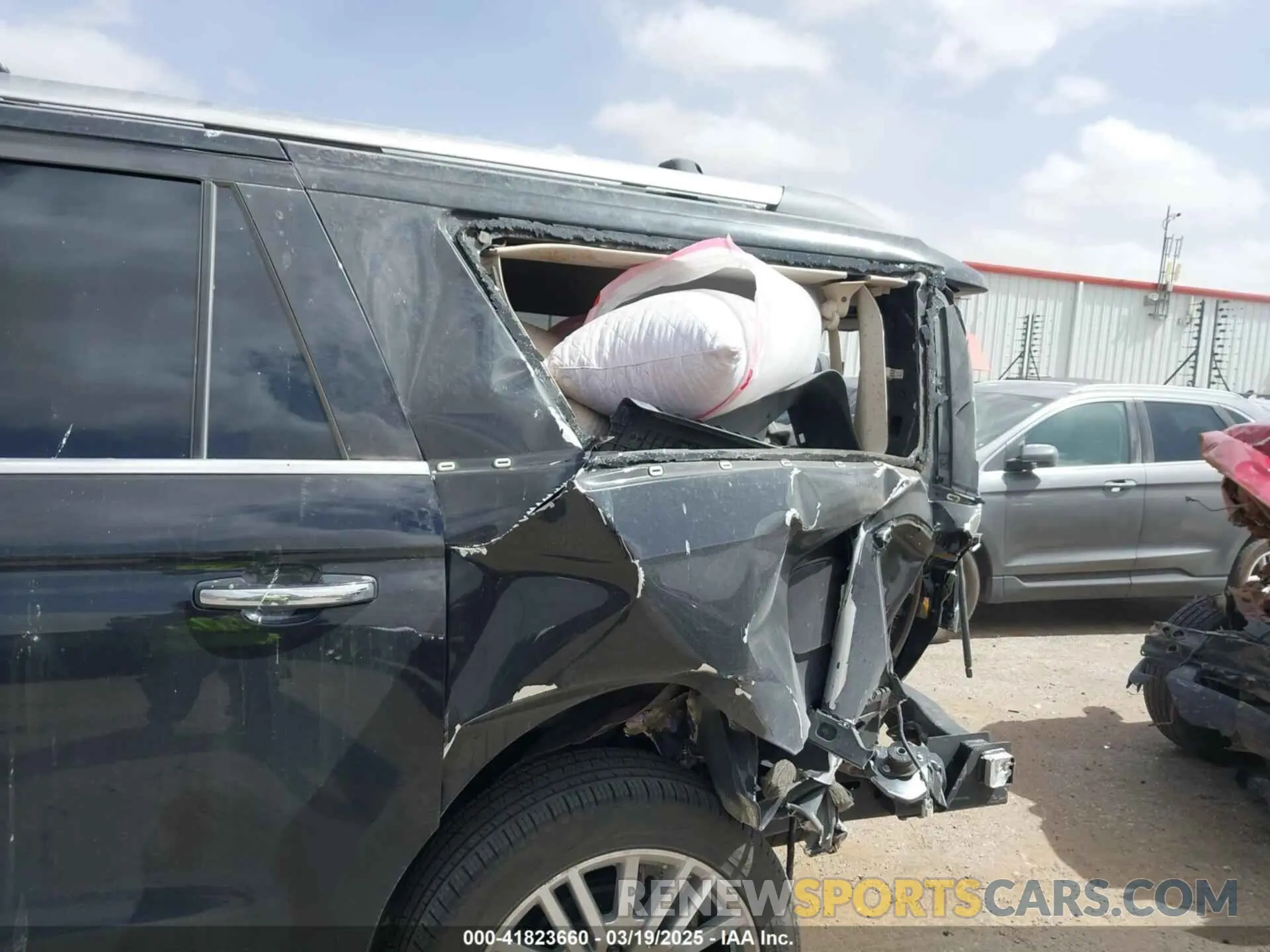 6 Photograph of a damaged car 1FMJK1K80REB13840 FORD EXPEDITION 2024