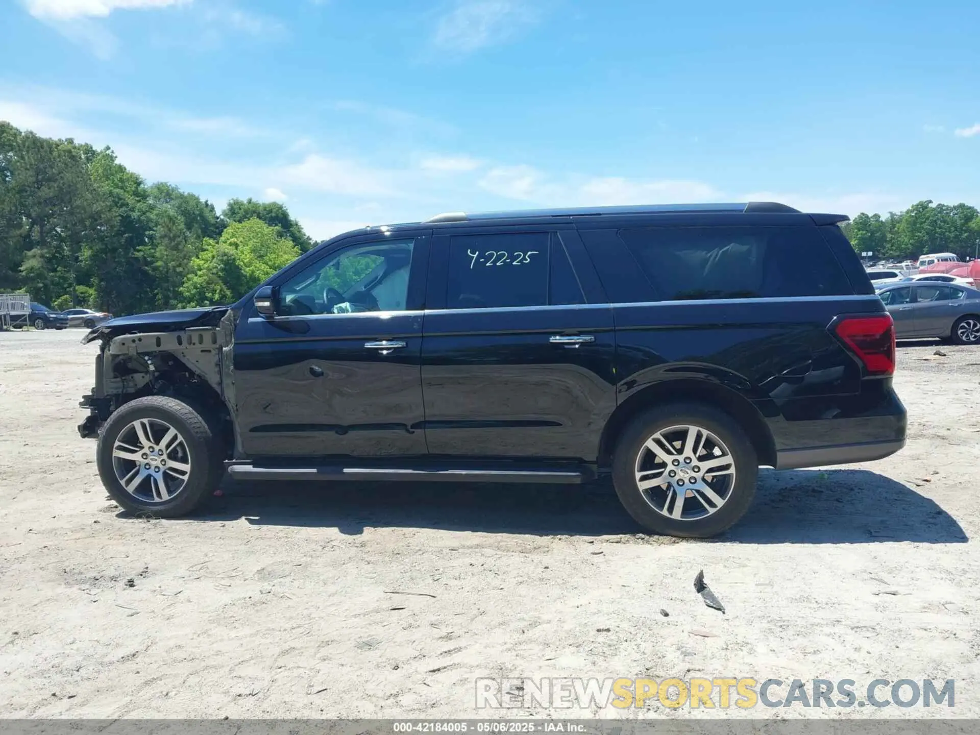 15 Photograph of a damaged car 1FMJK1K87REA30051 FORD EXPEDITION 2024