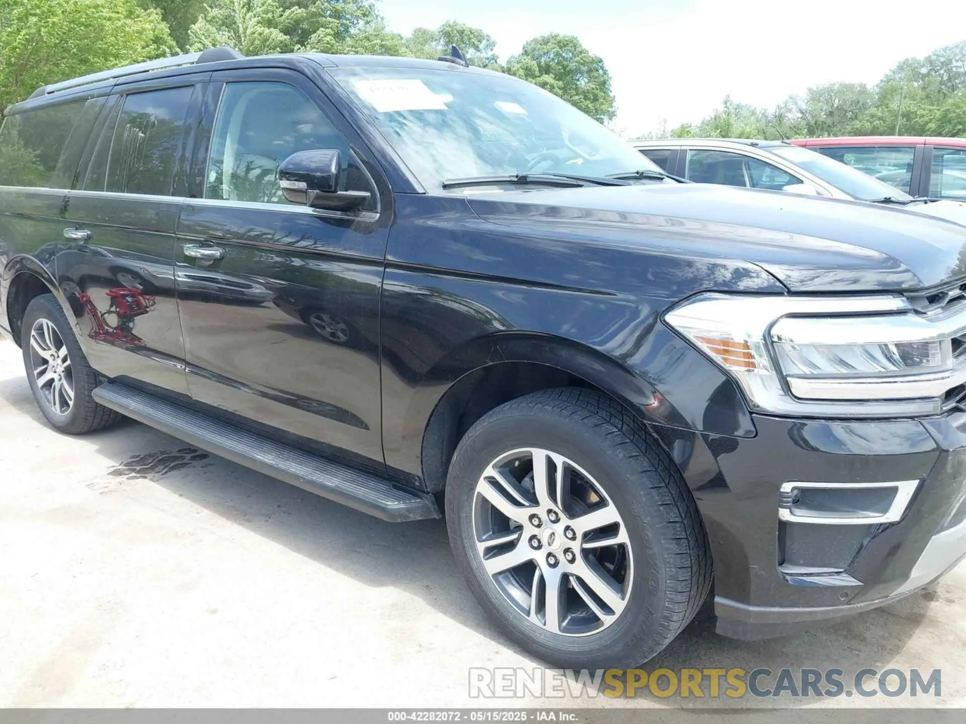 17 Photograph of a damaged car 1FMJK1K88REA28745 FORD EXPEDITION 2024