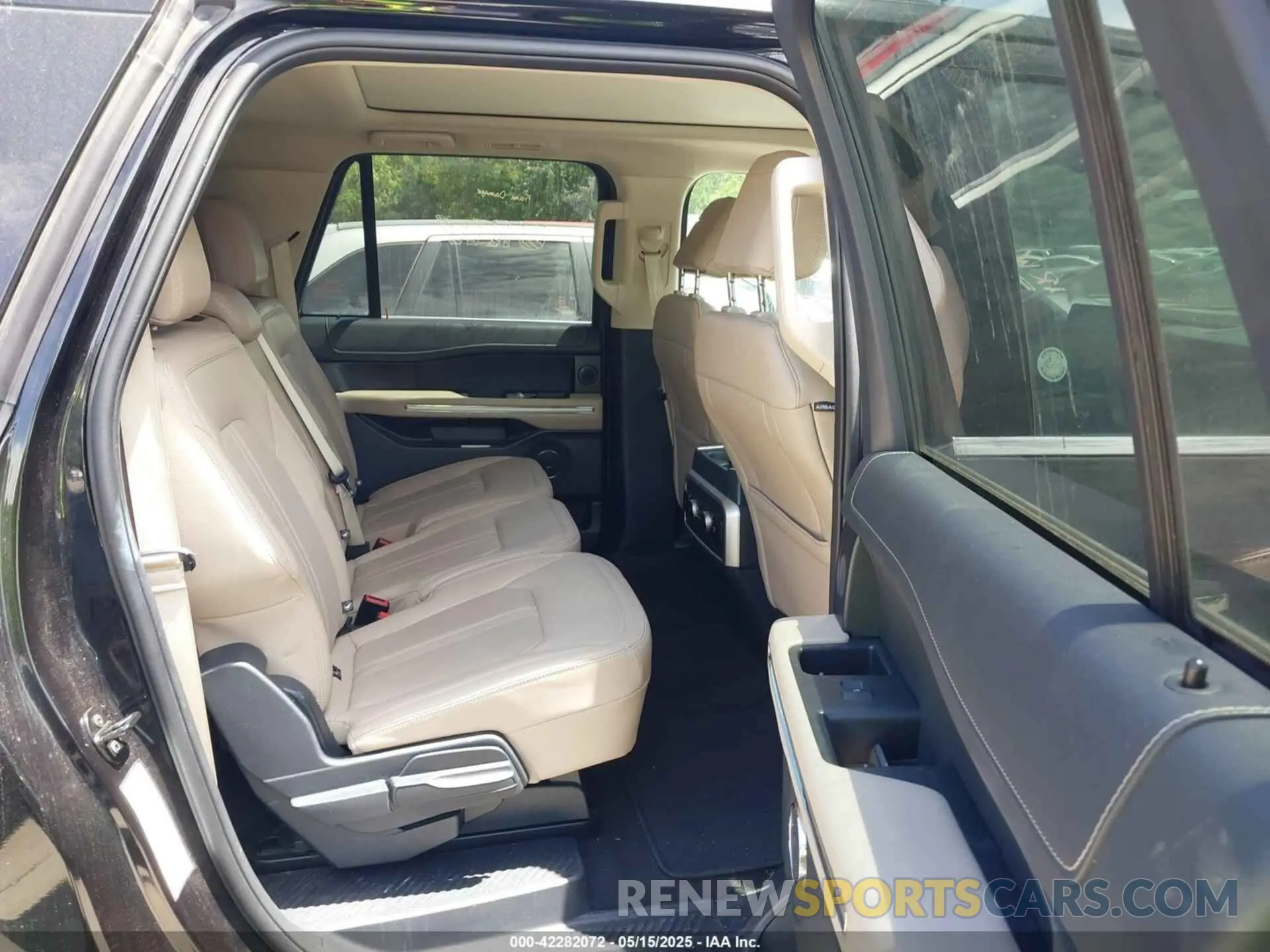 8 Photograph of a damaged car 1FMJK1K88REA28745 FORD EXPEDITION 2024