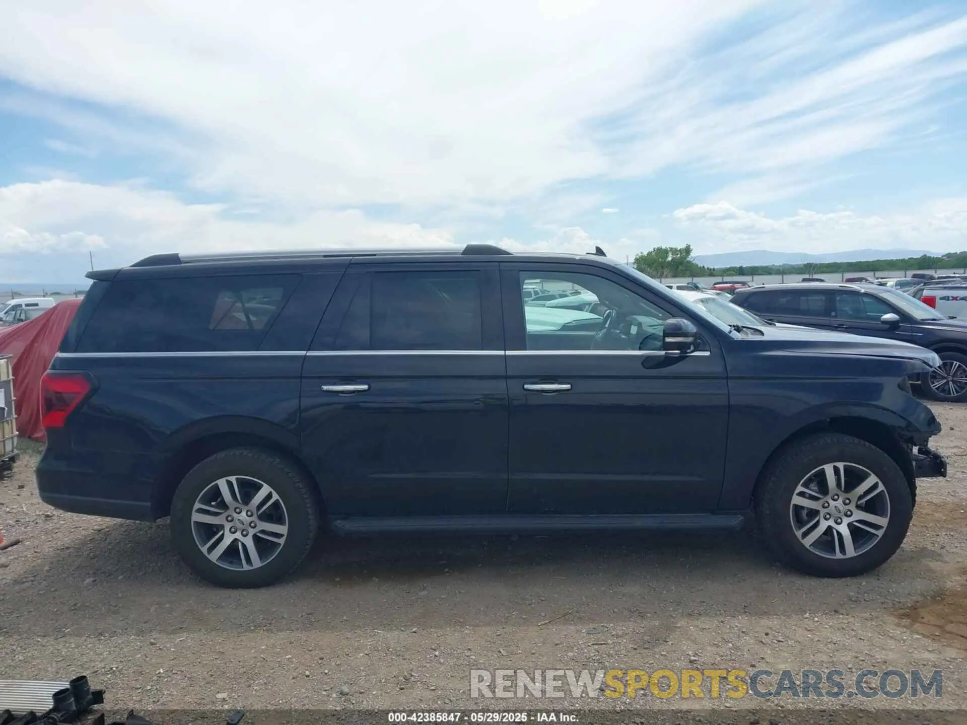 14 Photograph of a damaged car 1FMJK1K89REA27894 FORD EXPEDITION 2024