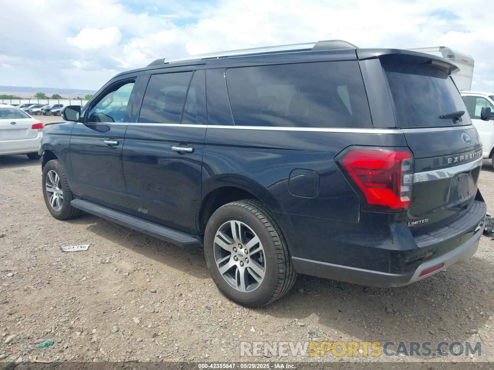 3 Photograph of a damaged car 1FMJK1K89REA27894 FORD EXPEDITION 2024